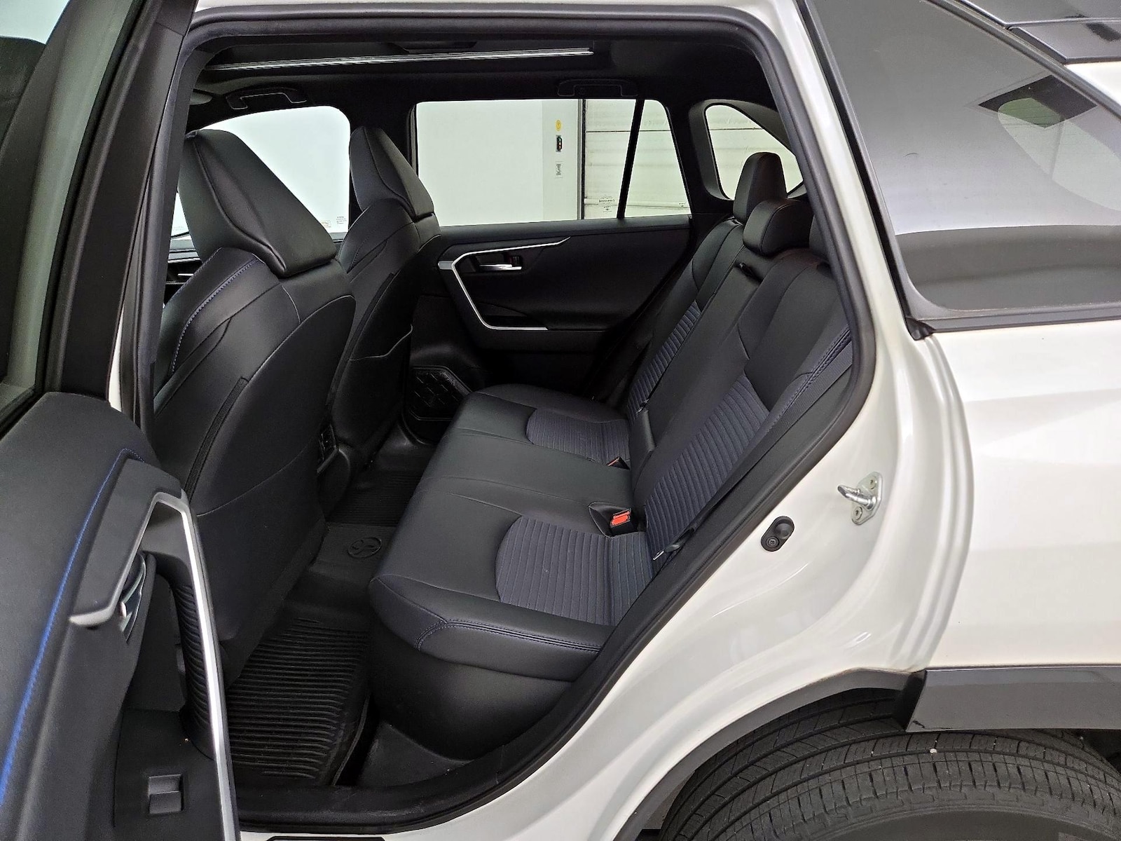2021 Toyota RAV4 XSE - Photo 22