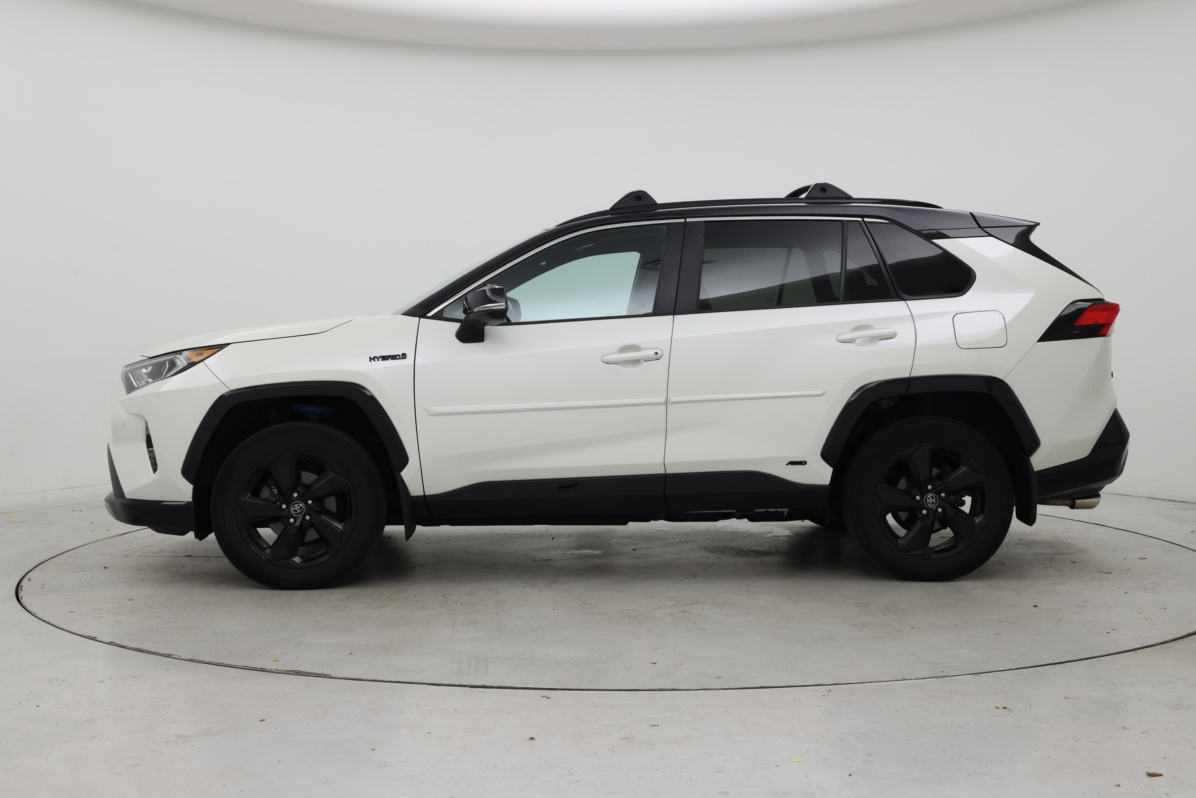 Thumbnail: 2021 Toyota RAV4 - 3