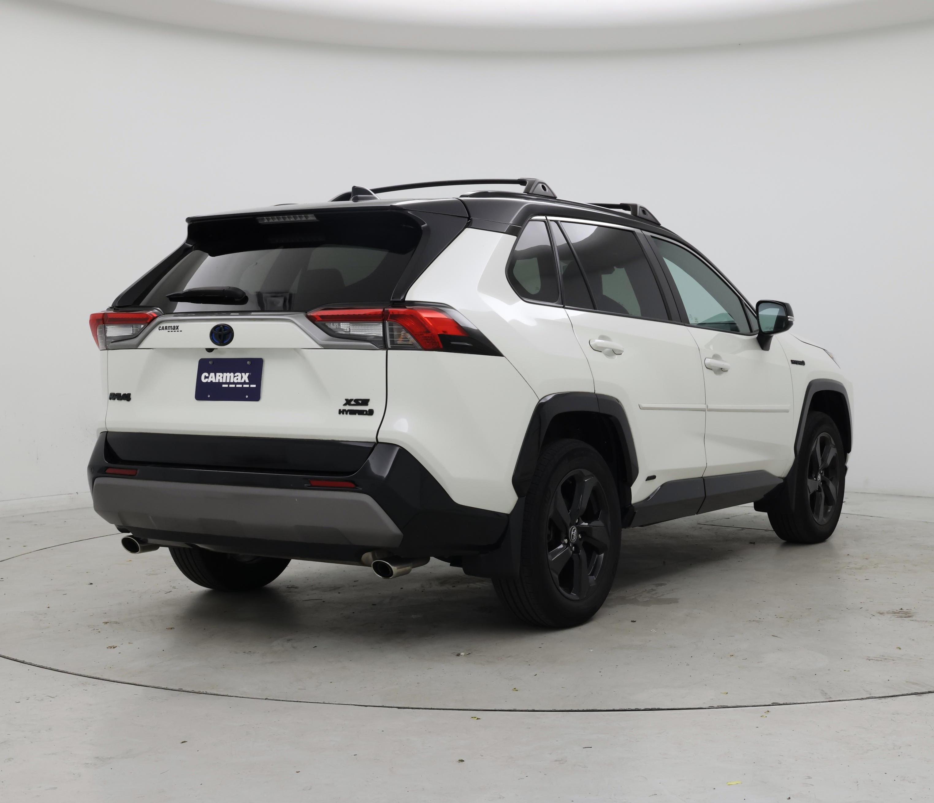 Thumbnail: 2021 Toyota RAV4 - 8