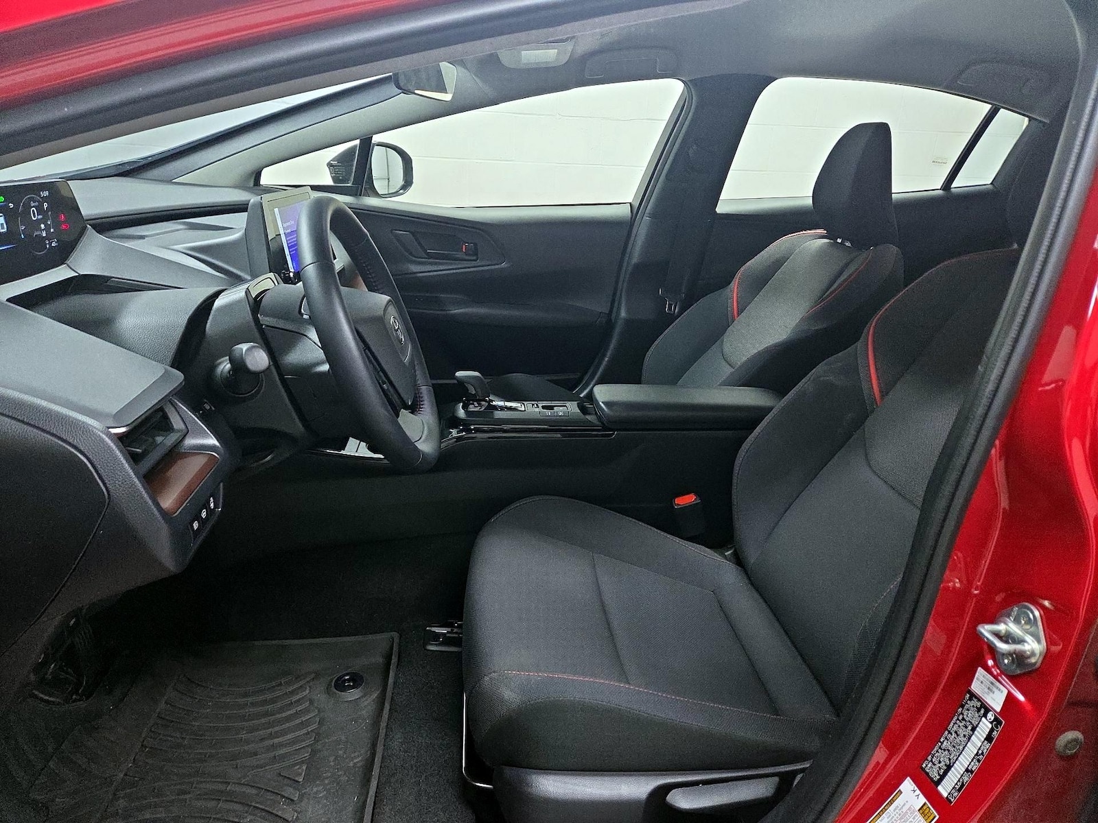 2024 Toyota Prius Prime SE - Photo 12