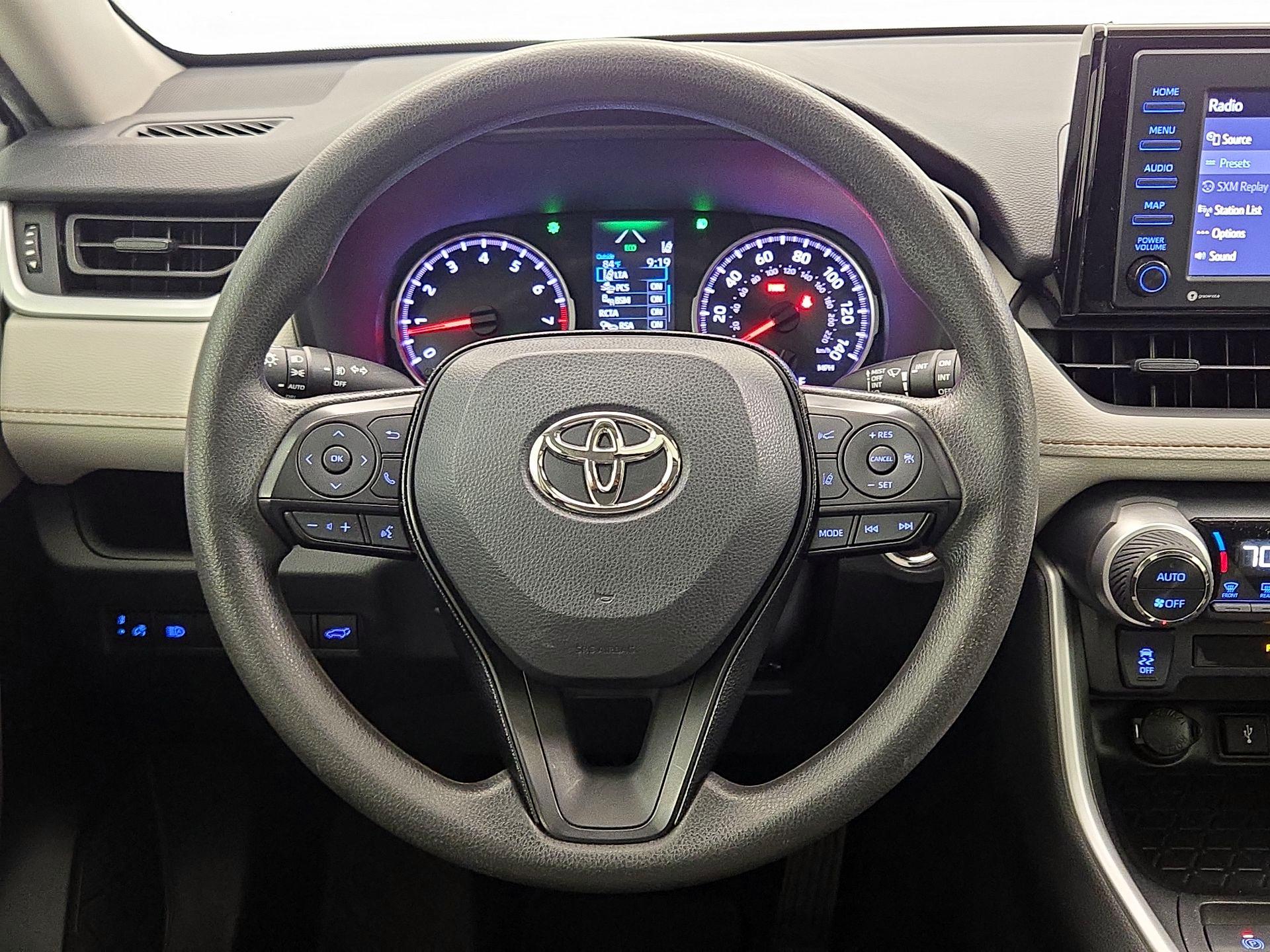 Thumbnail: 2021 Toyota RAV4 - 10