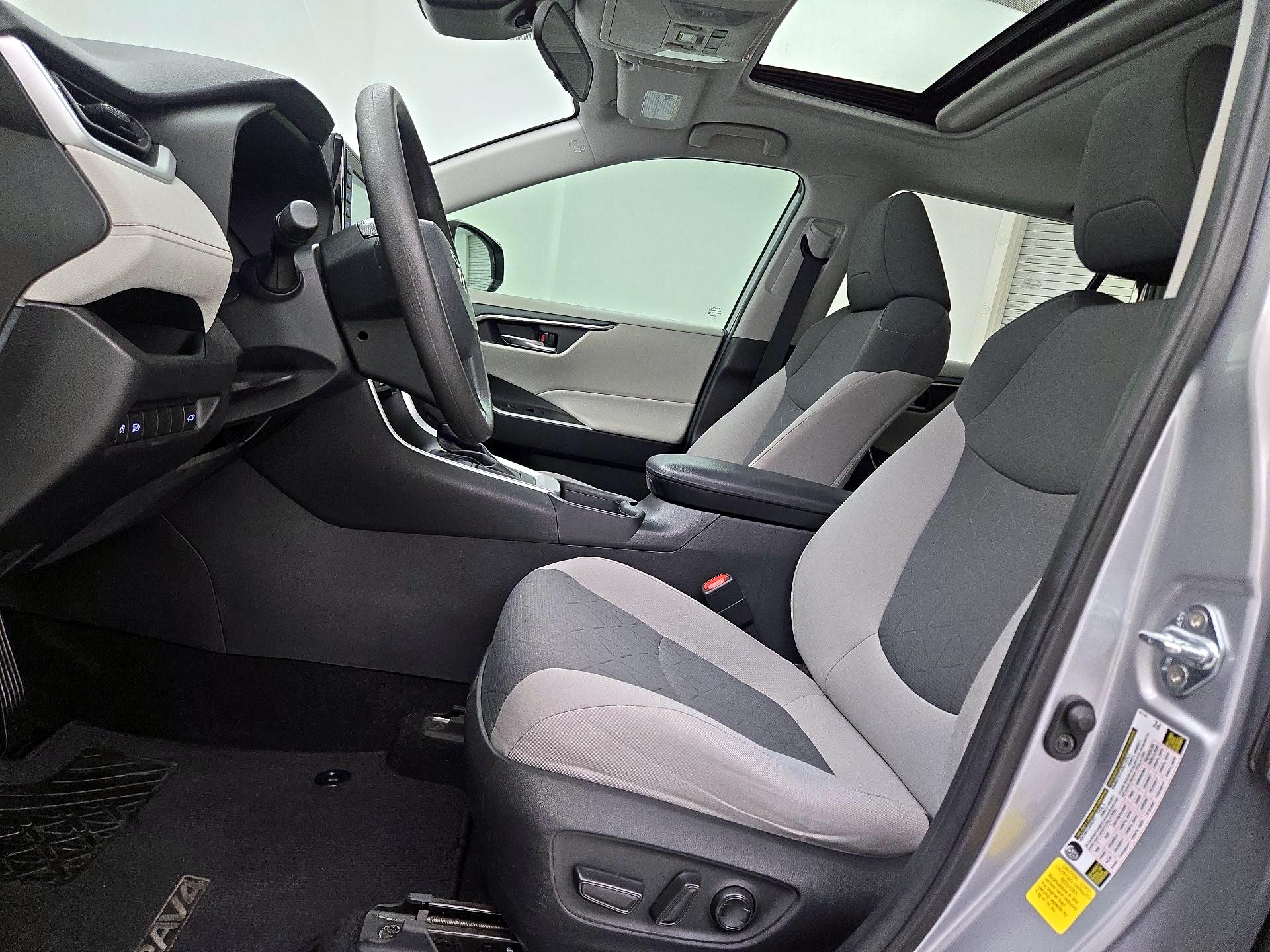 Thumbnail: 2021 Toyota RAV4 - 11