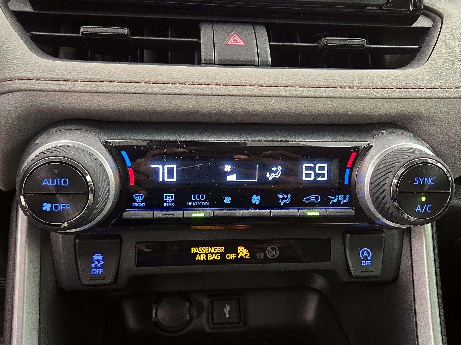 Thumbnail: 2021 Toyota RAV4 - 16