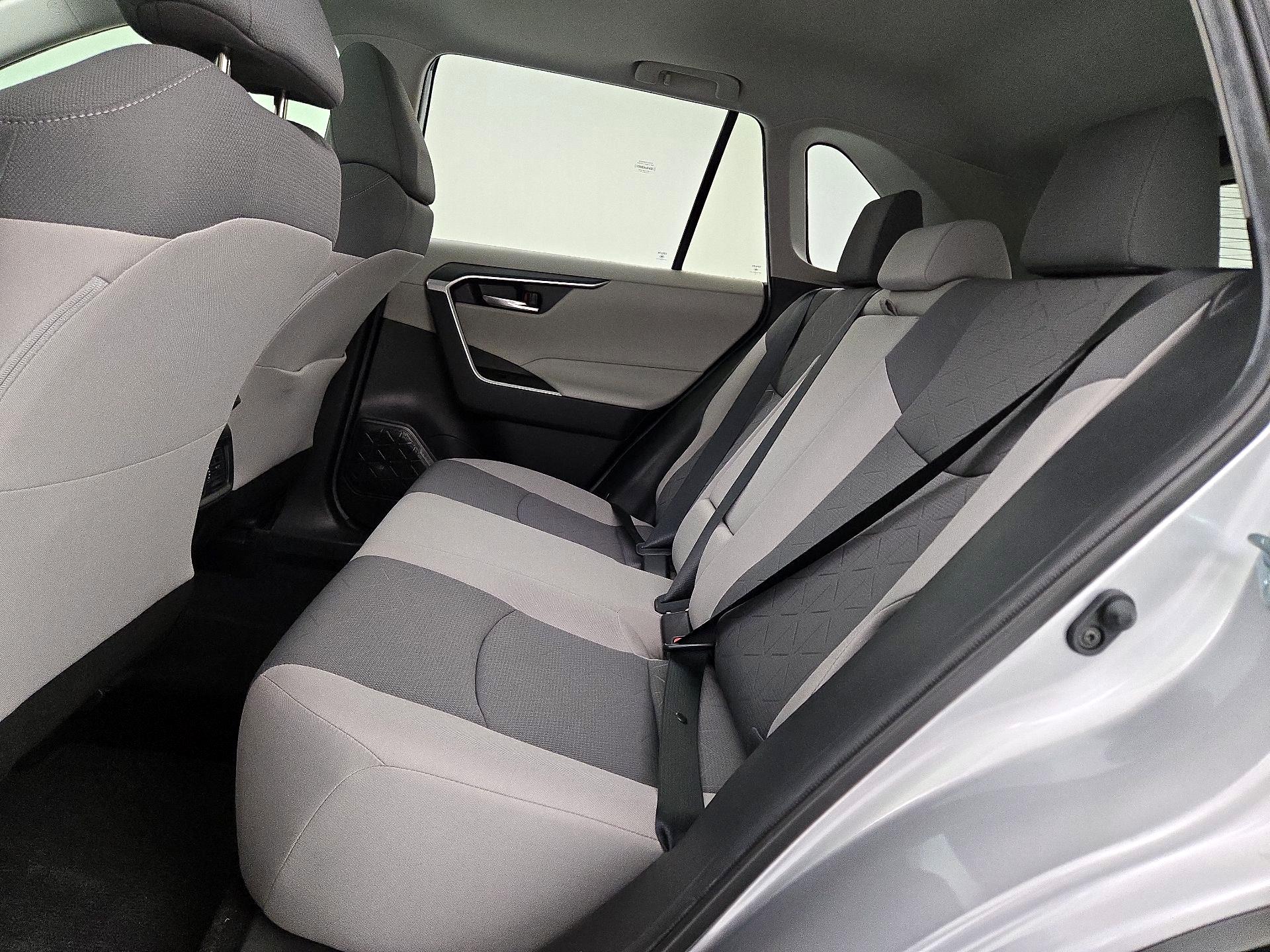 Thumbnail: 2021 Toyota RAV4 - 20