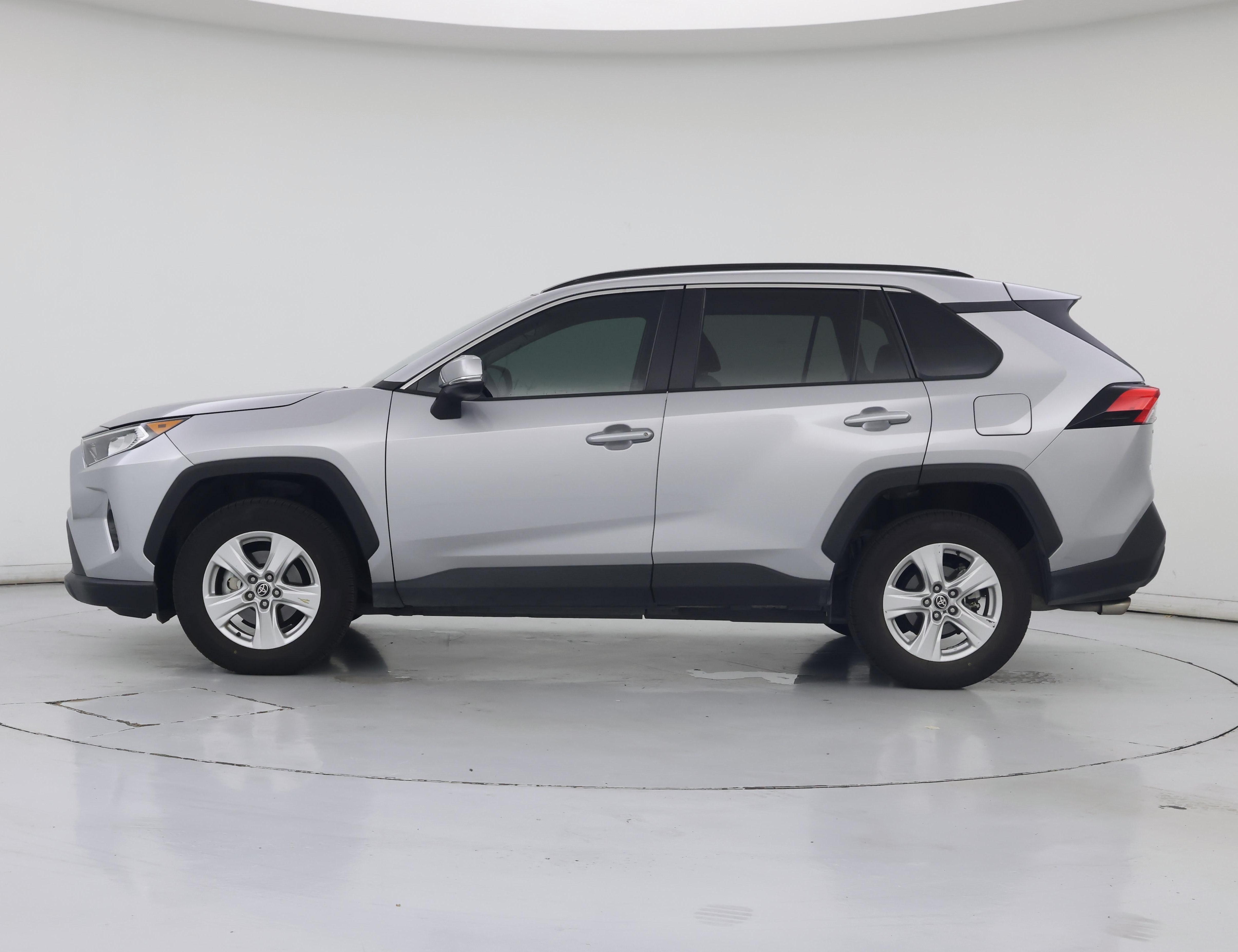 Thumbnail: 2021 Toyota RAV4 - 3