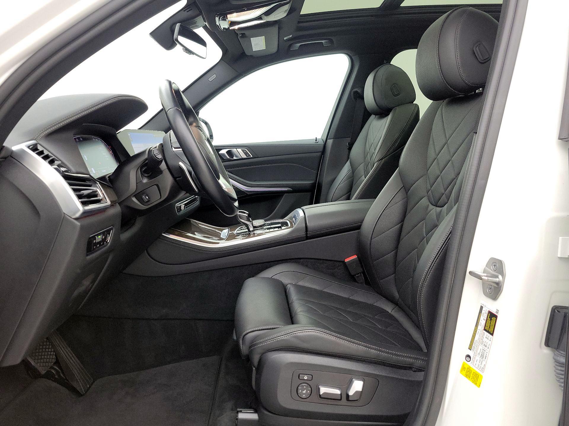 Thumbnail: 2023 BMW X5 - 11