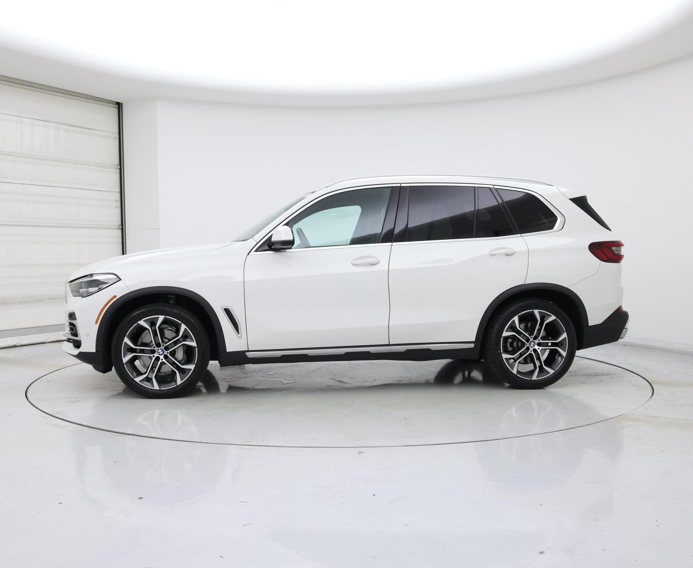 Thumbnail: 2023 BMW X5 - 3
