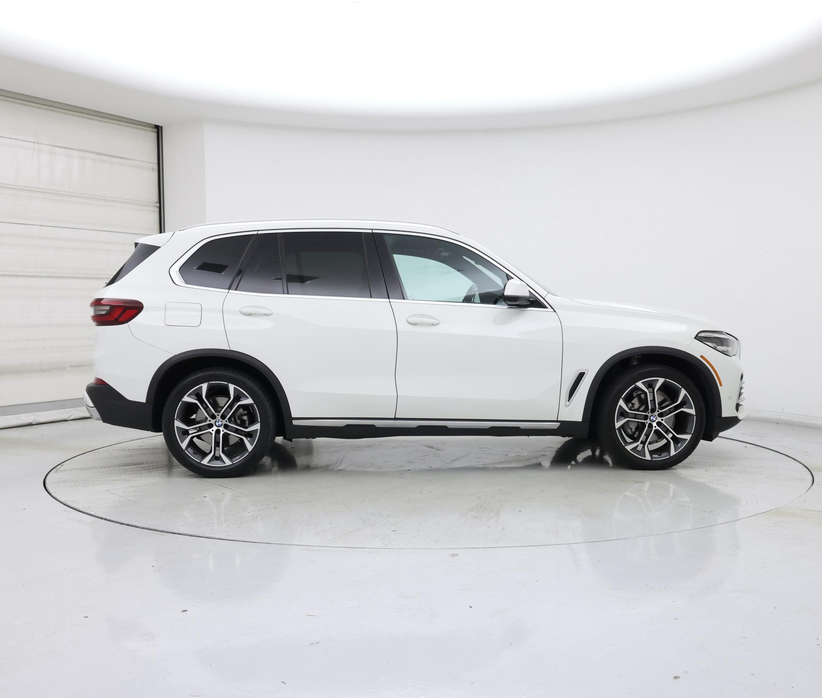 Thumbnail: 2023 BMW X5 - 7