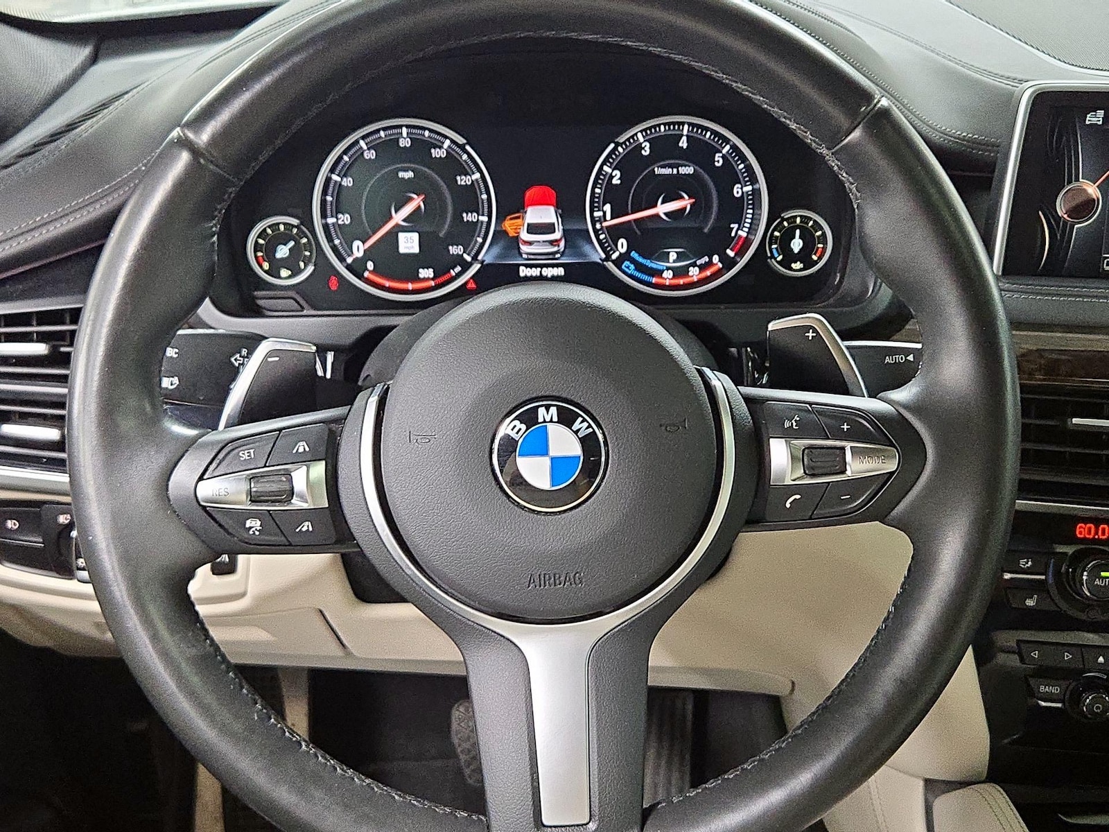 2016 BMW X6 xDrive50i - Photo 11