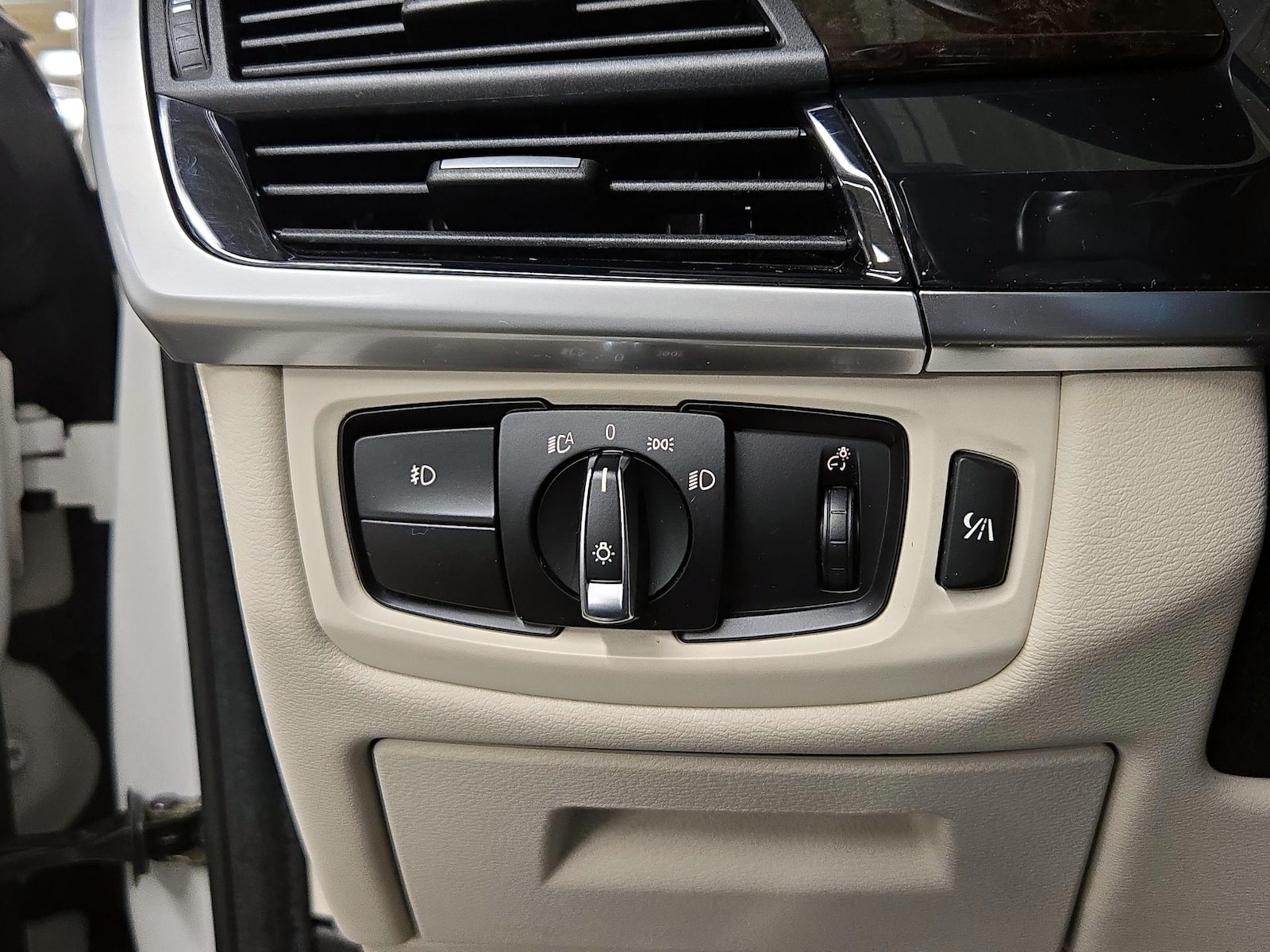 2016 BMW X6 xDrive50i - Photo 14