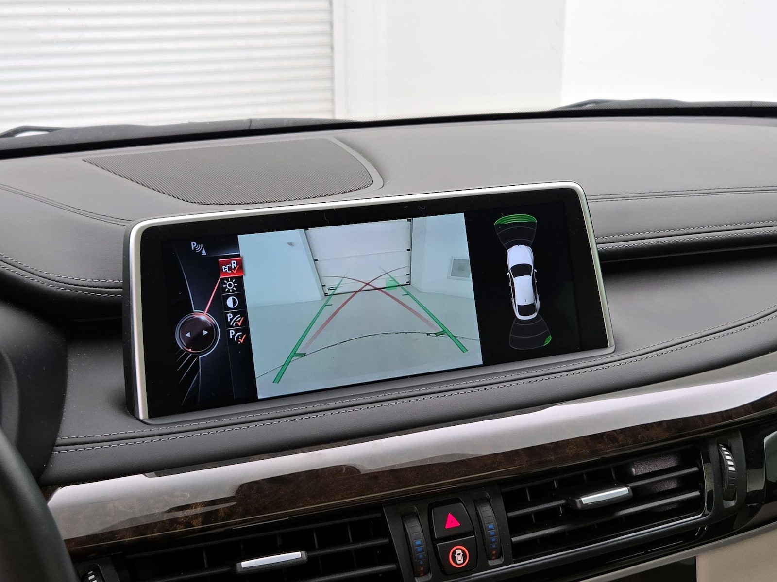 2016 BMW X6 xDrive50i - Photo 16
