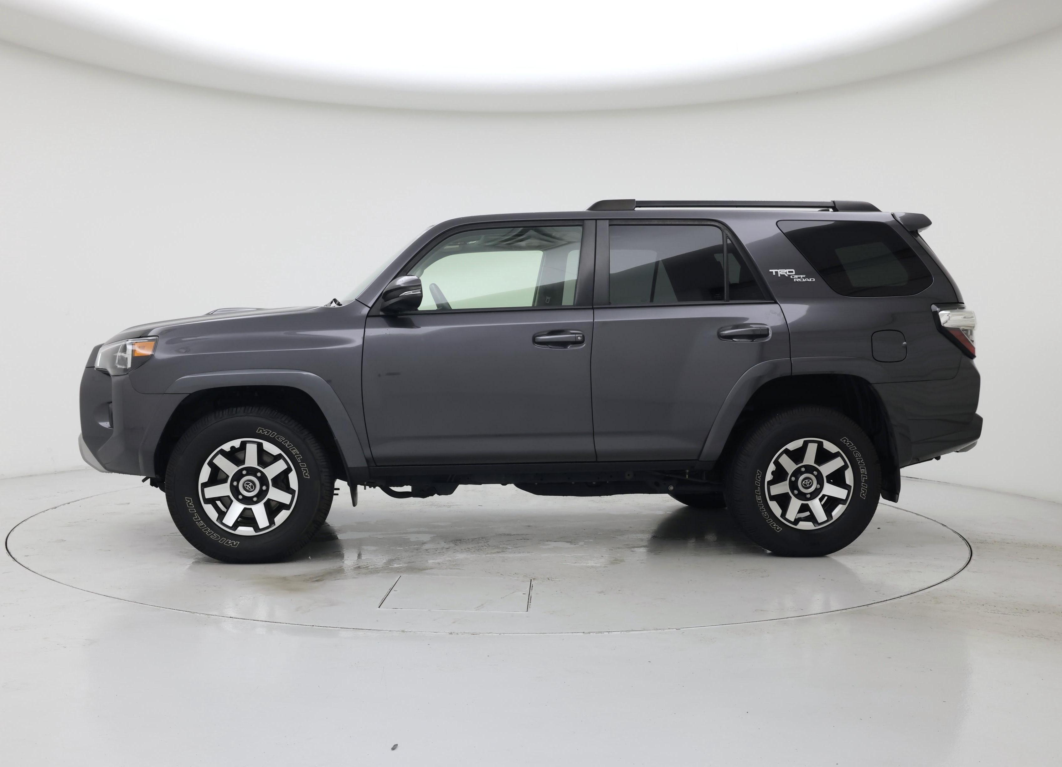 Thumbnail: 2021 Toyota 4Runner - 3