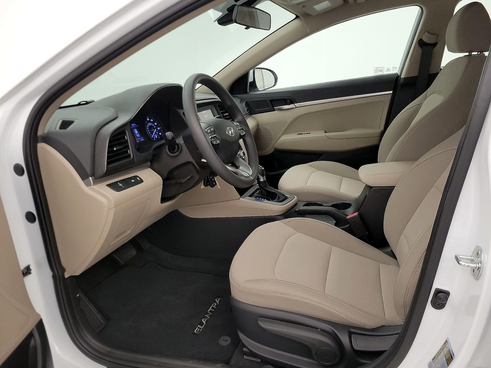 2020 Hyundai Elantra SE - Photo 12