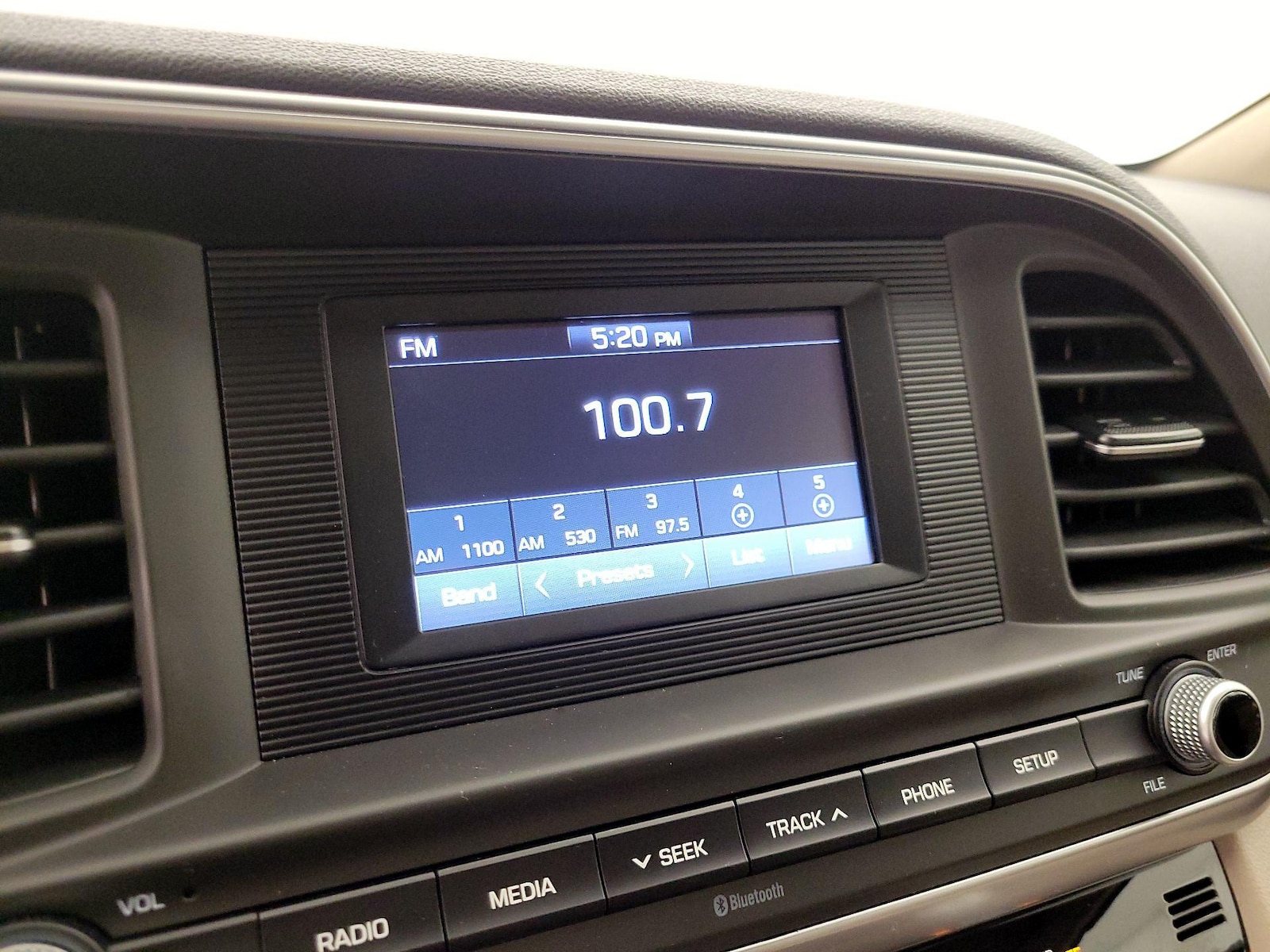 2020 Hyundai Elantra SE - Photo 16