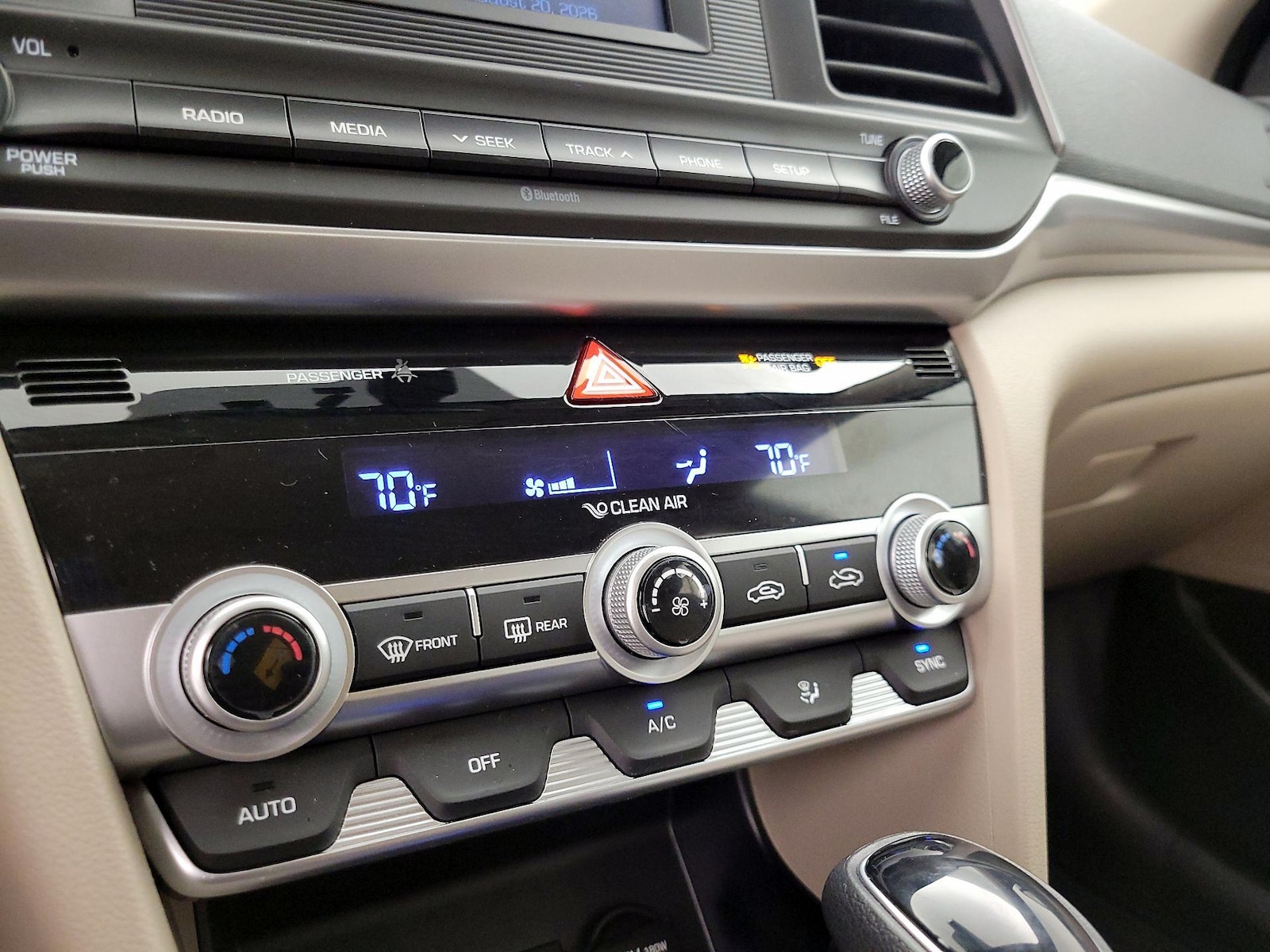 2020 Hyundai Elantra SE - Photo 17