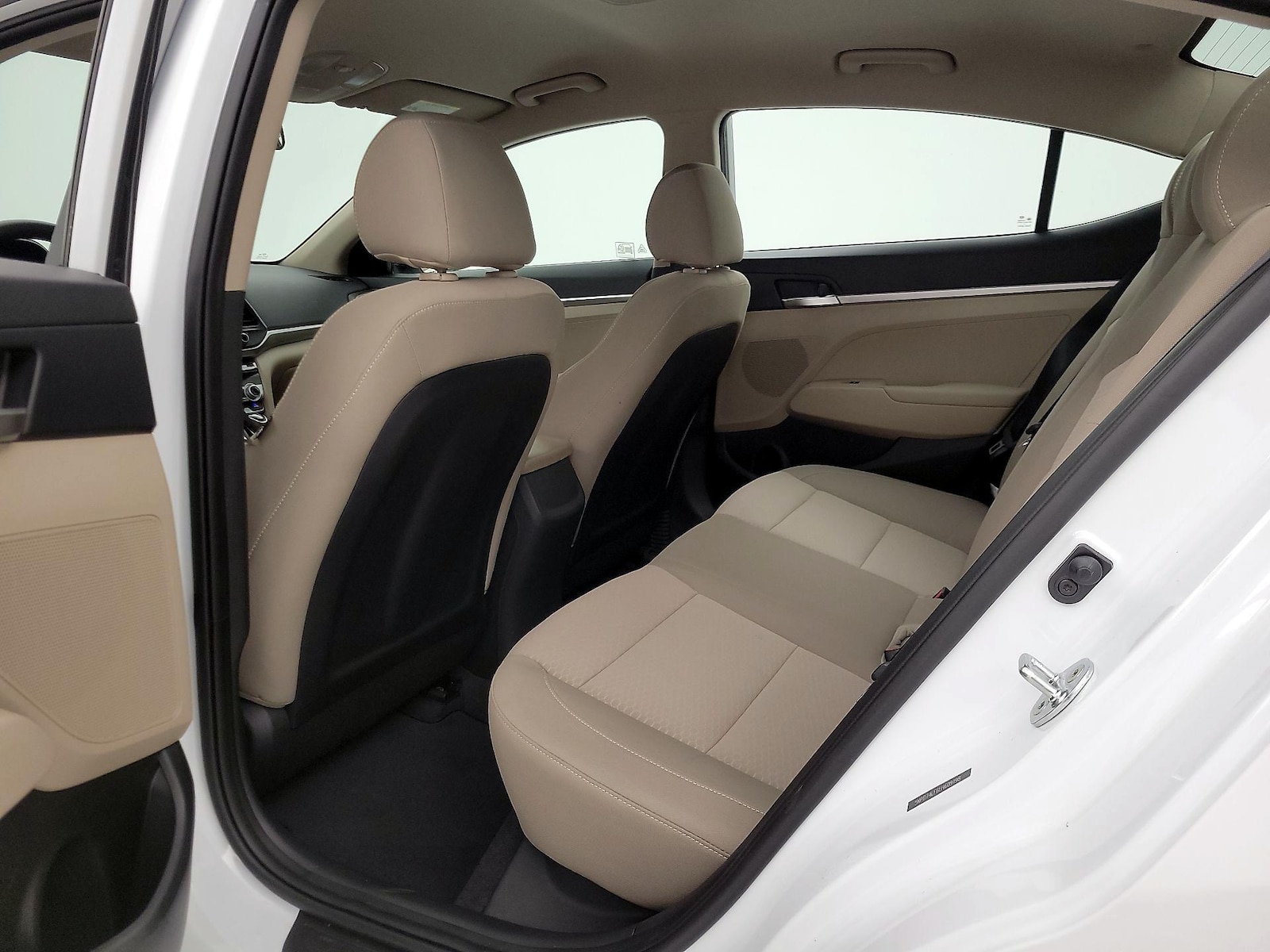 2020 Hyundai Elantra SE - Photo 20