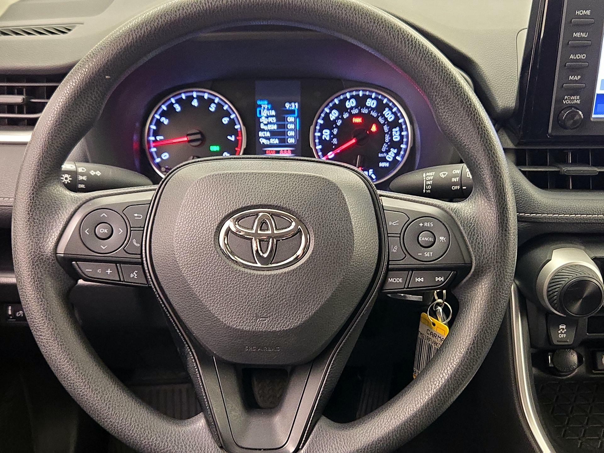 Thumbnail: 2019 Toyota RAV4 - 10