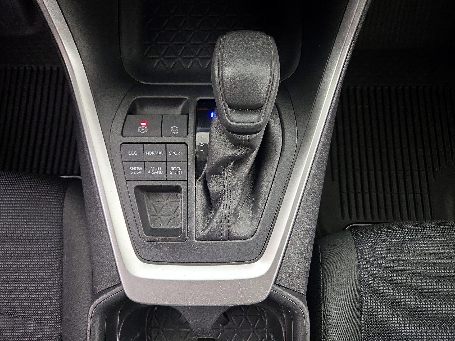 Thumbnail: 2019 Toyota RAV4 - 16