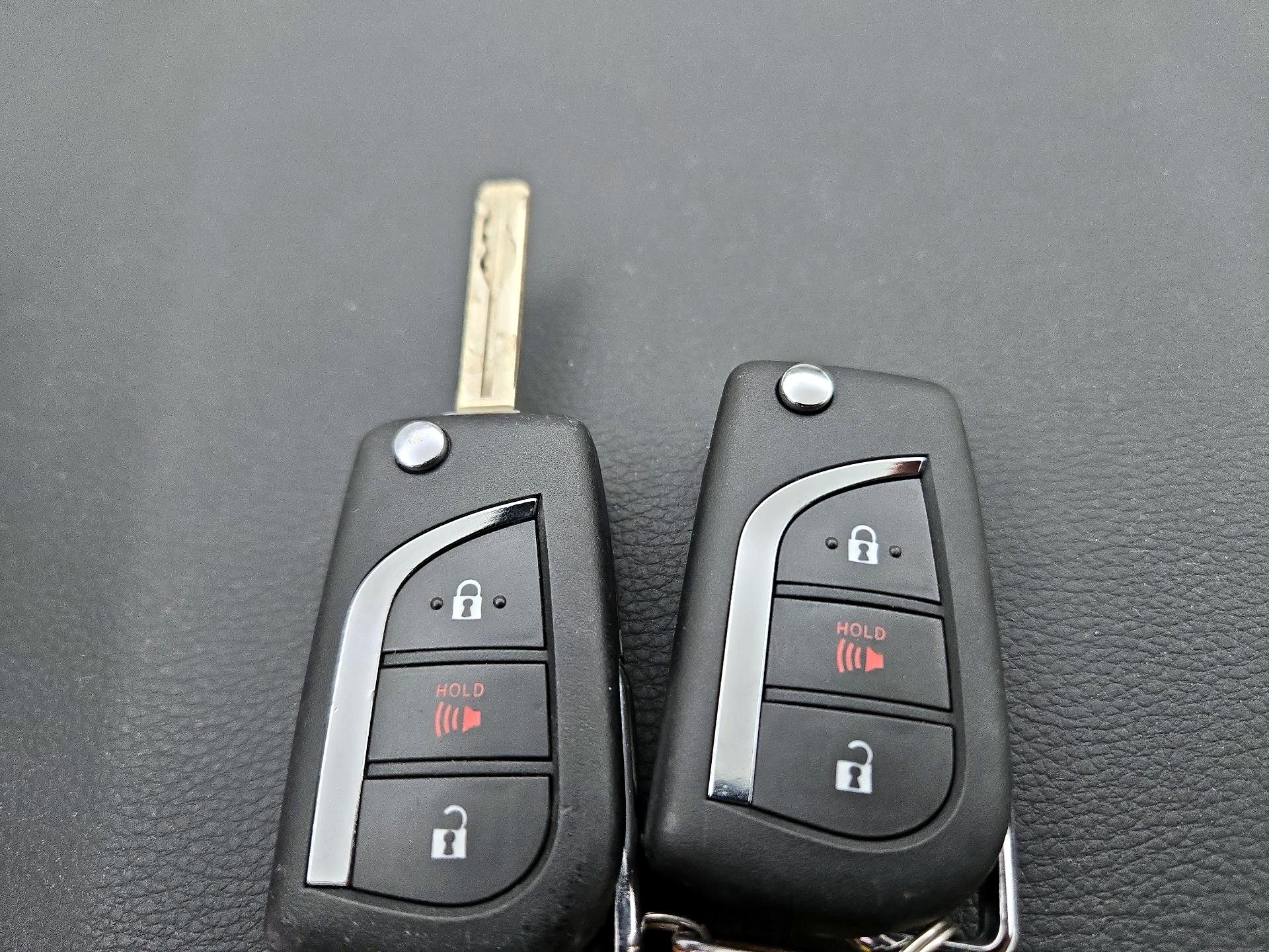 Thumbnail: 2019 Toyota RAV4 - 19
