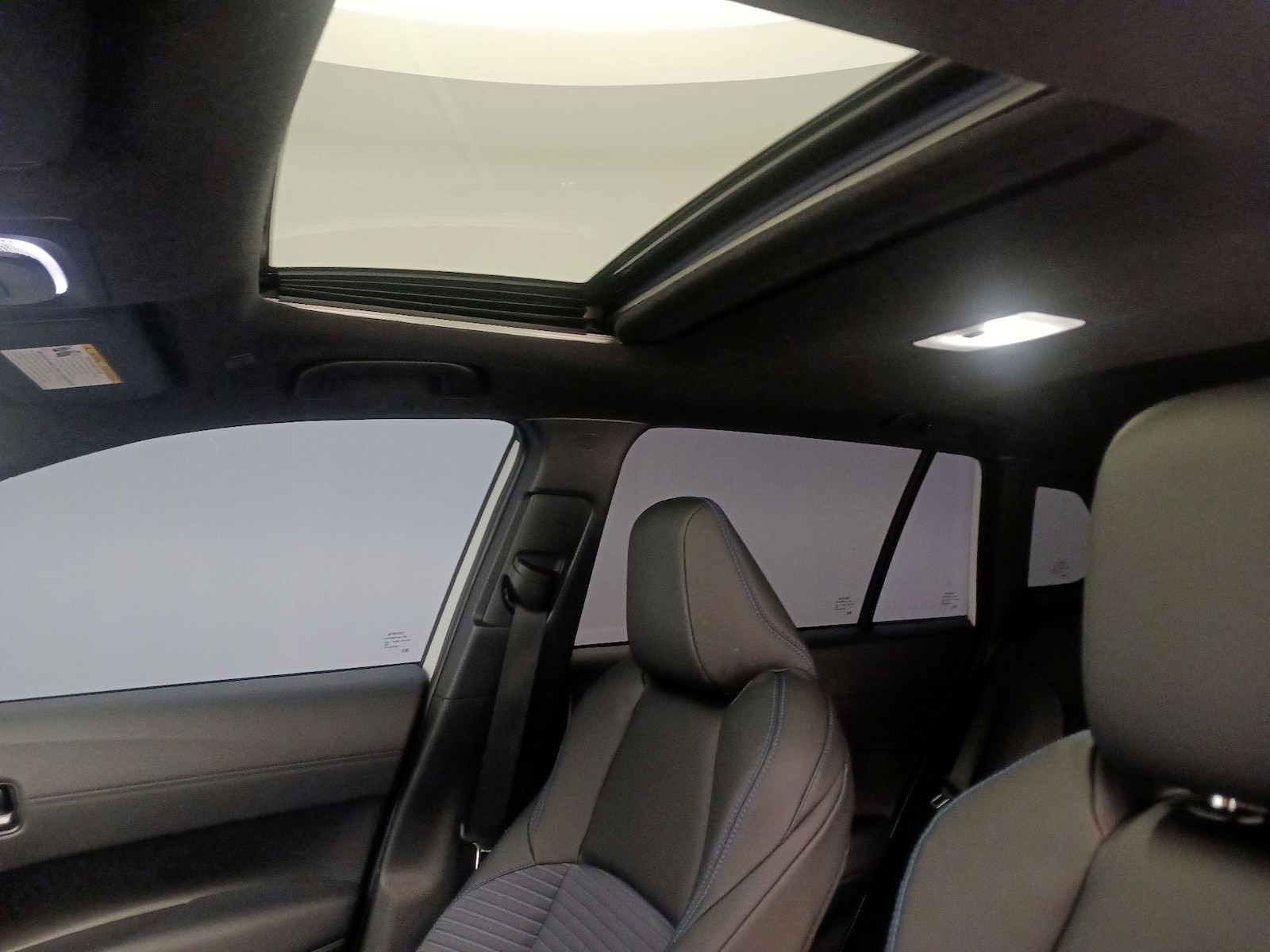 Sunroof(s) & Overhead Airbags