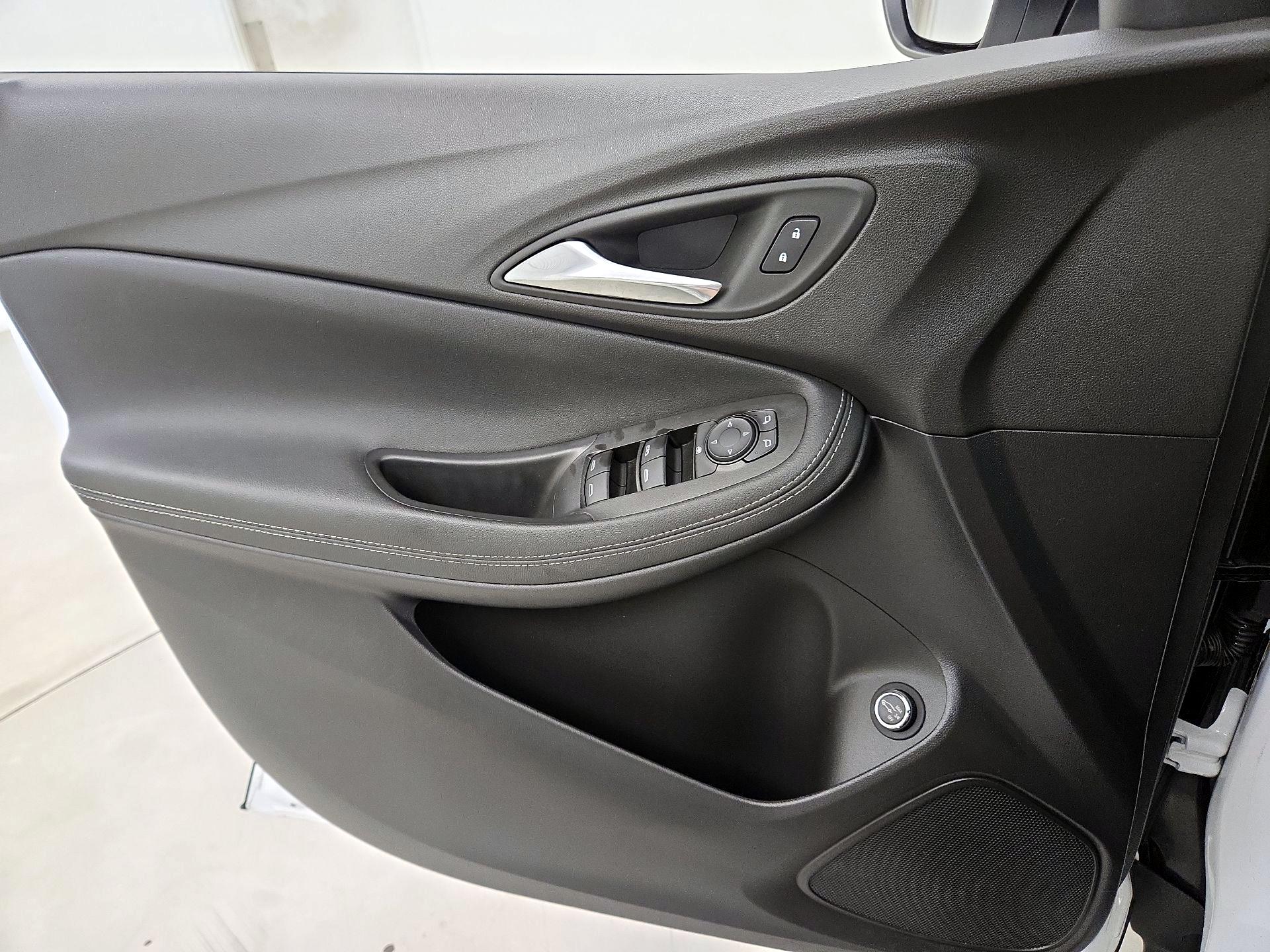 Thumbnail: 2022 Buick Encore GX - 12