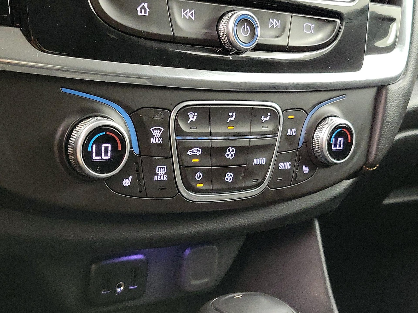 2018 Chevrolet Traverse 1LT - Photo 17