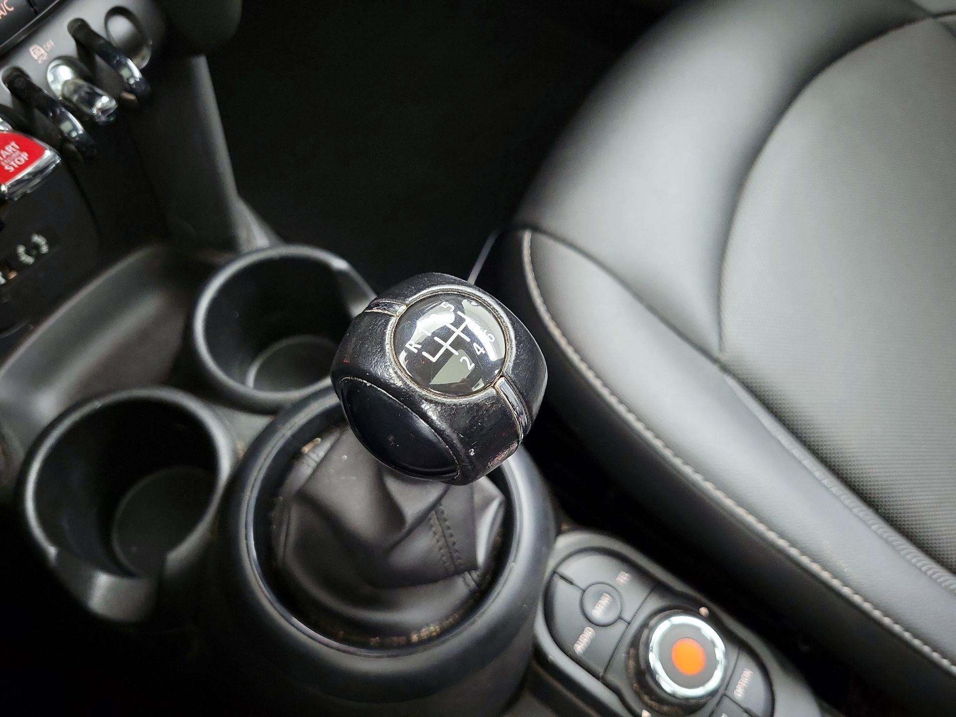 Thumbnail: 2018 MINI Cooper Hardtop - 17
