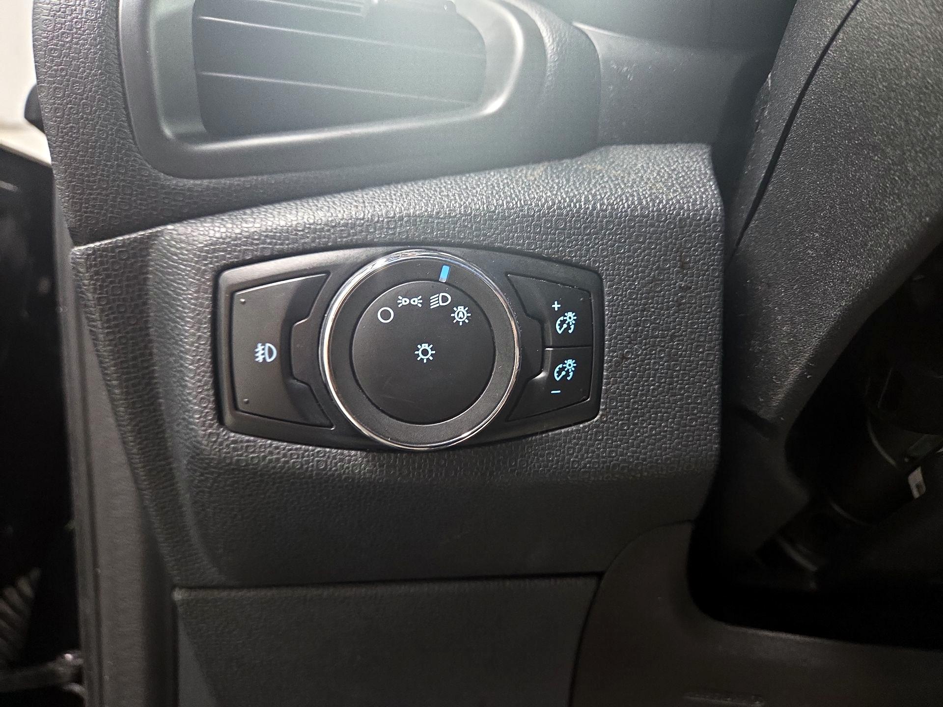 Thumbnail: 2019 Ford EcoSport - 11