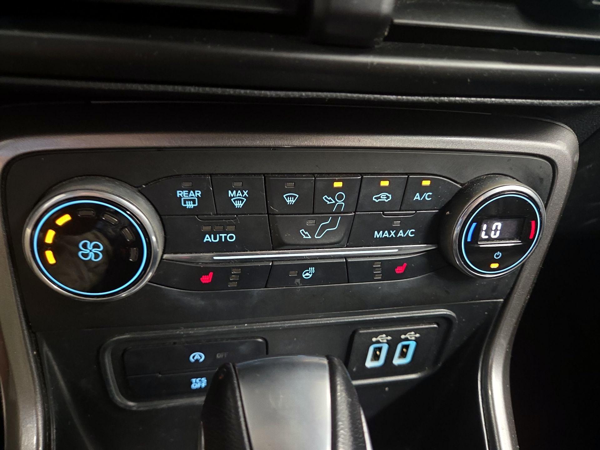 Thumbnail: 2019 Ford EcoSport - 15