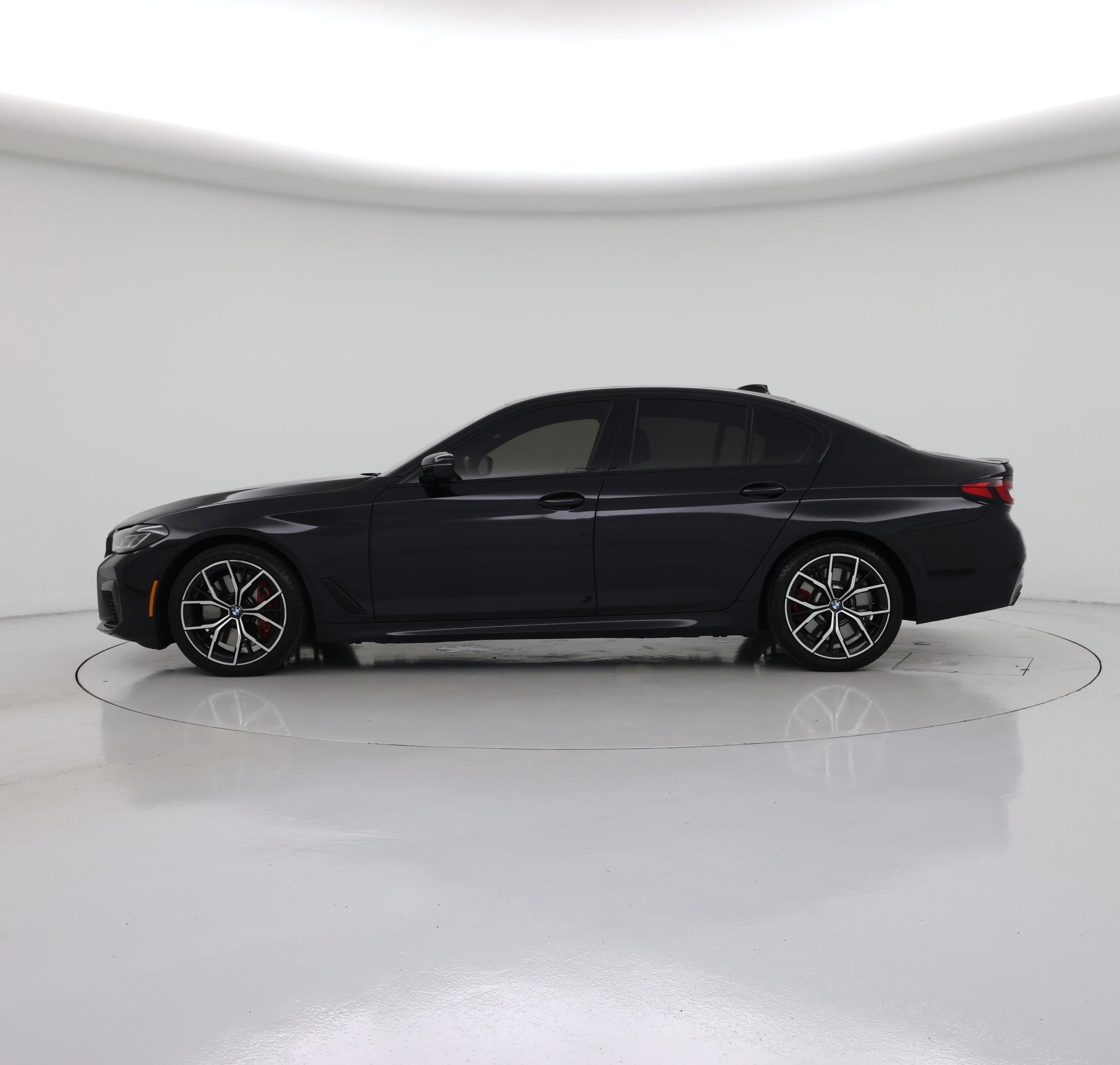 Thumbnail: 2023 BMW 5 Series - 3