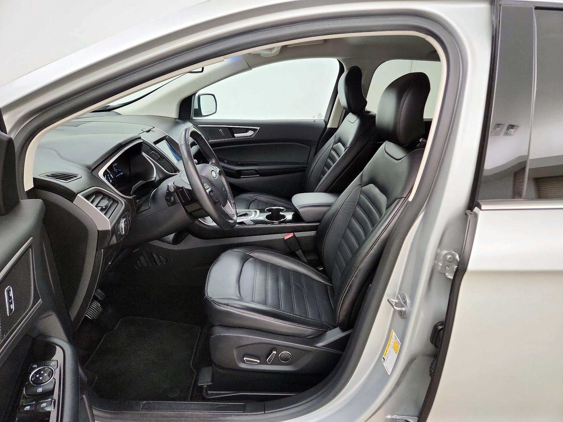 Thumbnail: 2016 Ford Edge - 11