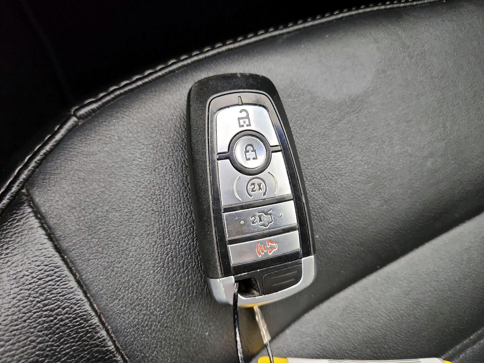 2016 Ford Edge SEL - Photo 24