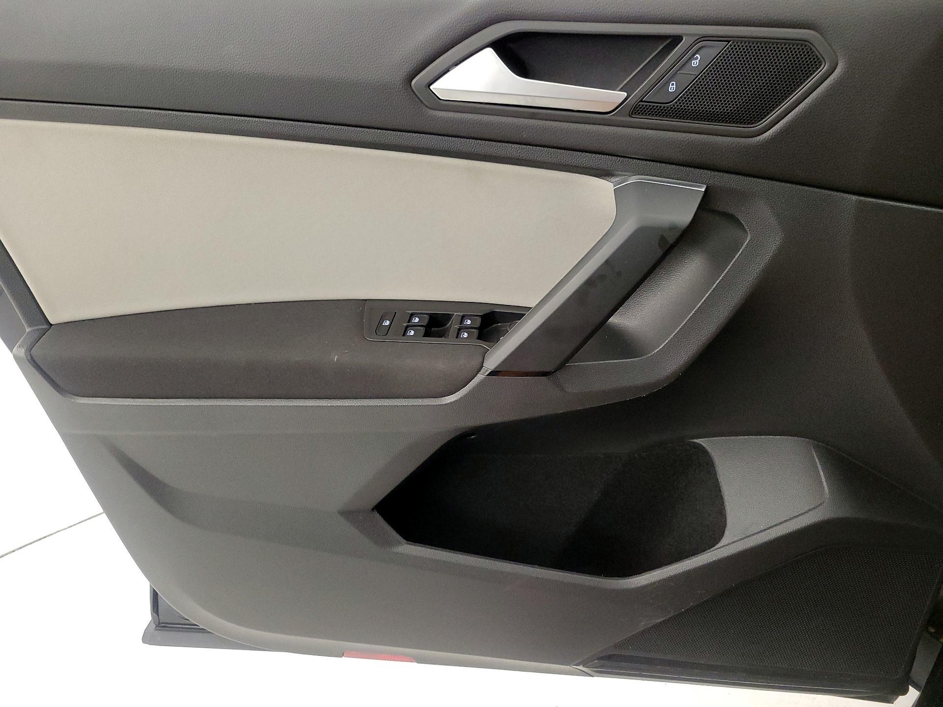 Thumbnail: 2019 Volkswagen Tiguan - 13