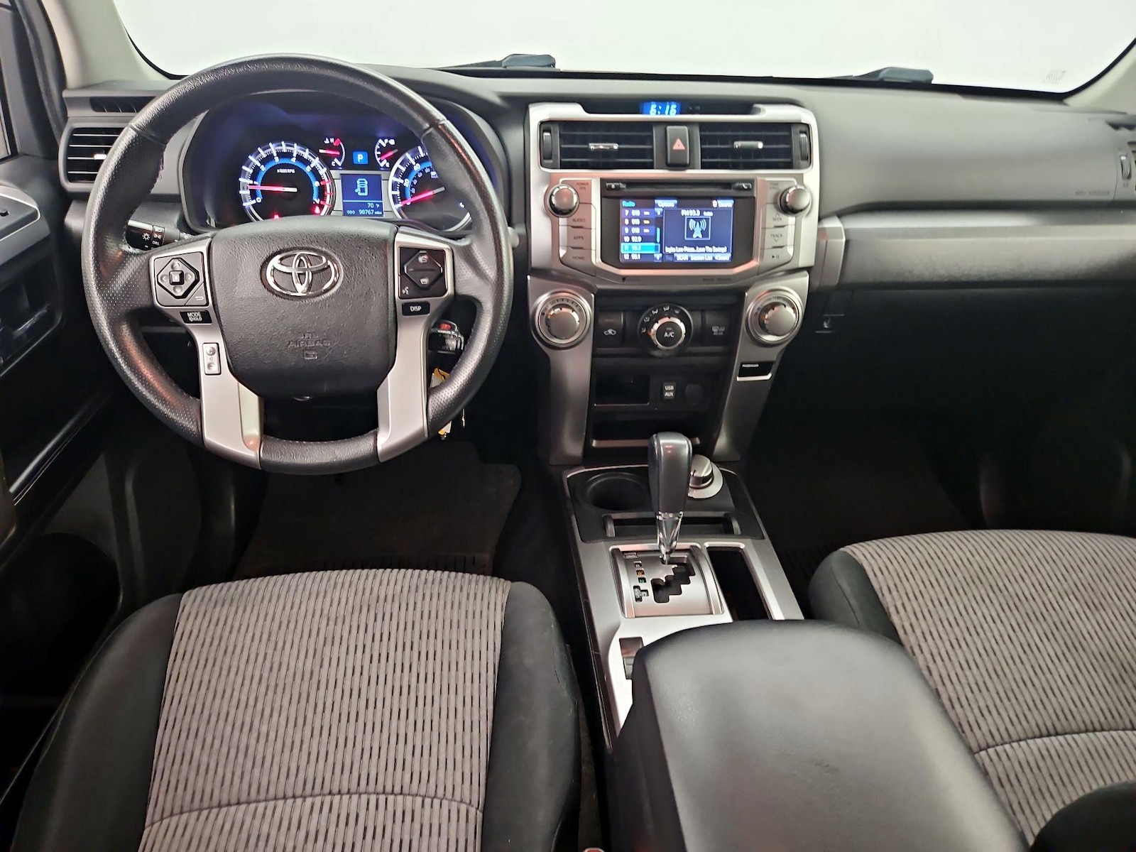 2017 Toyota 4Runner SR5 - Photo 10