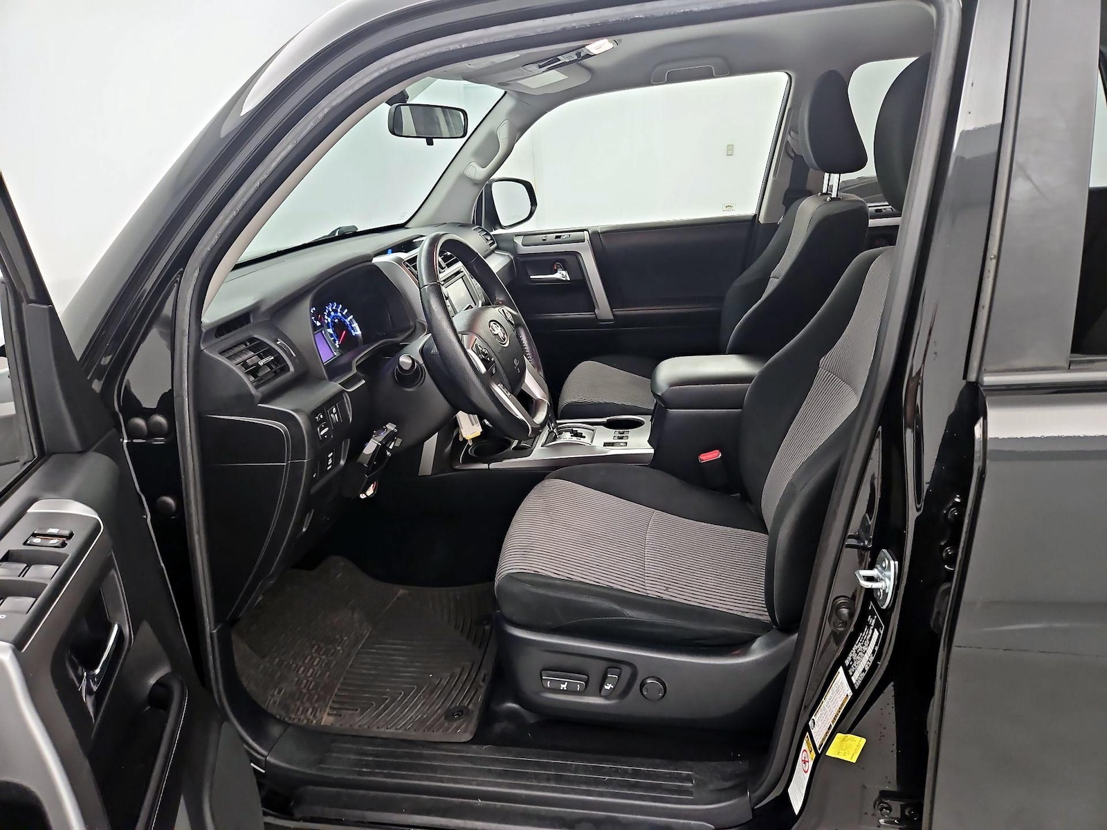 2017 Toyota 4Runner SR5 - Photo 12