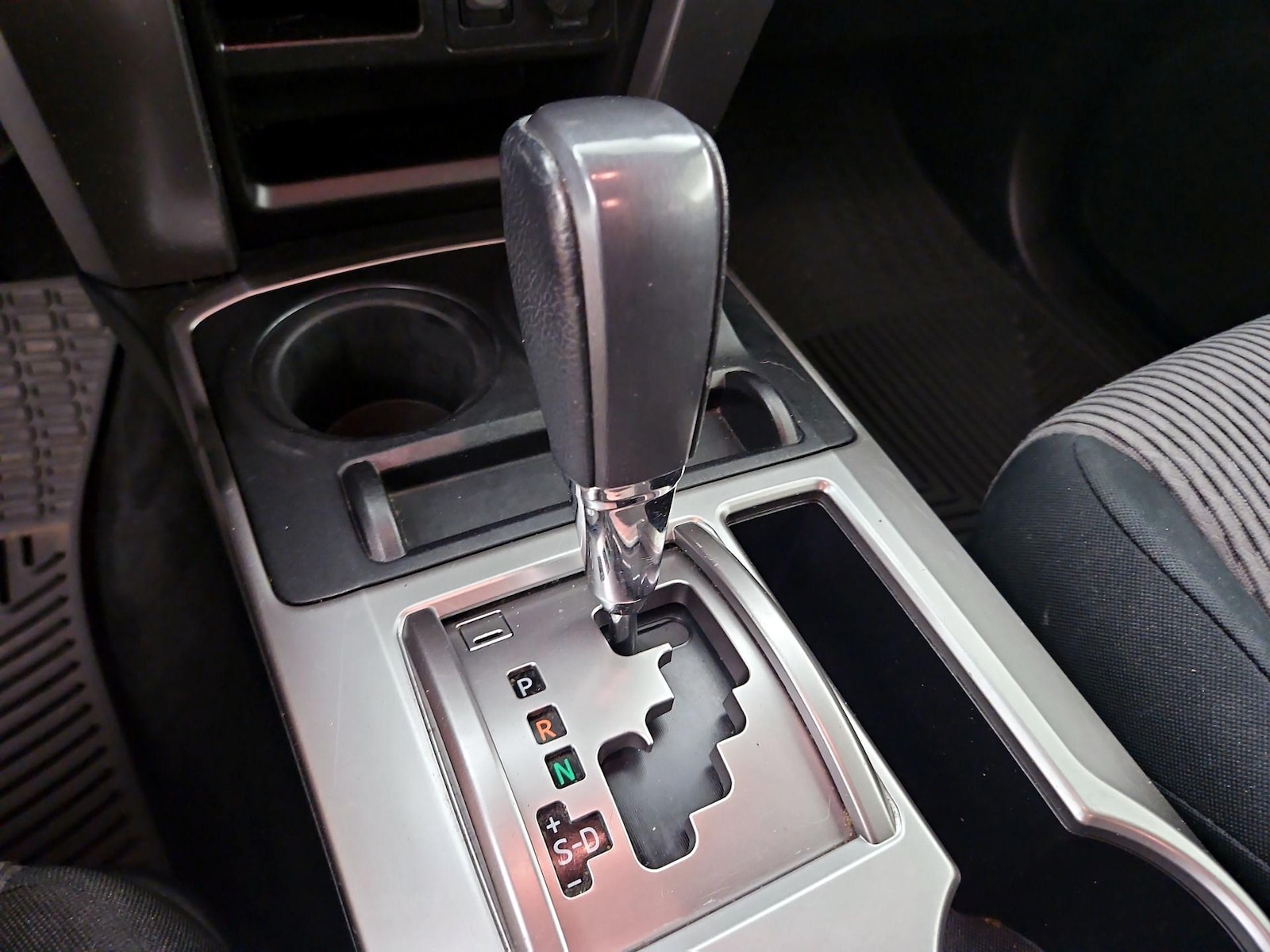2017 Toyota 4Runner SR5 - Photo 18