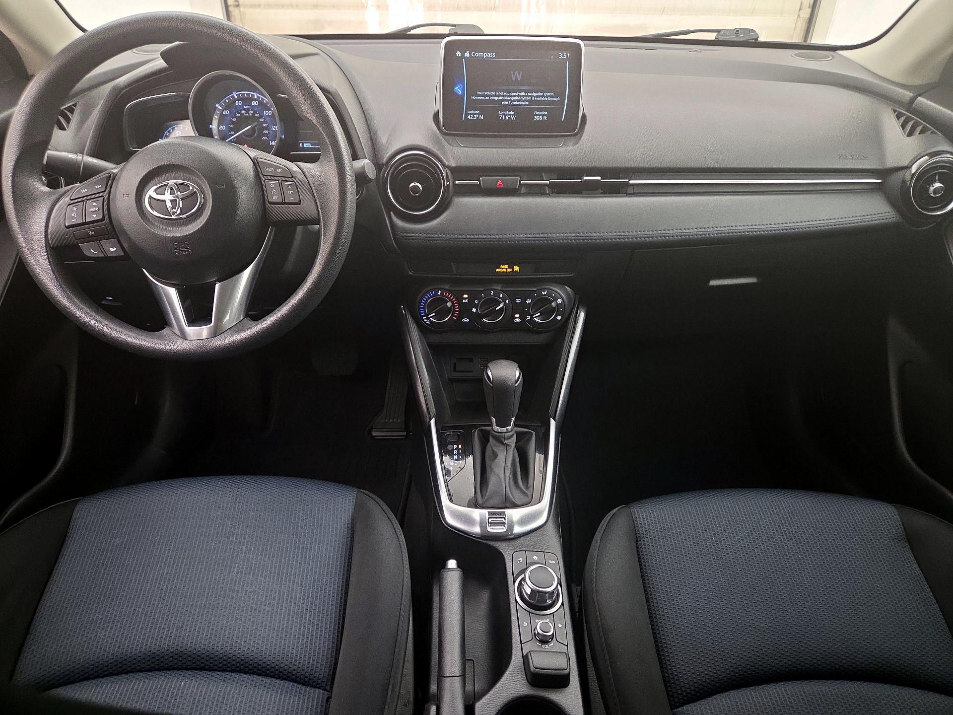 Thumbnail: 2017 Toyota Yaris iA - 9
