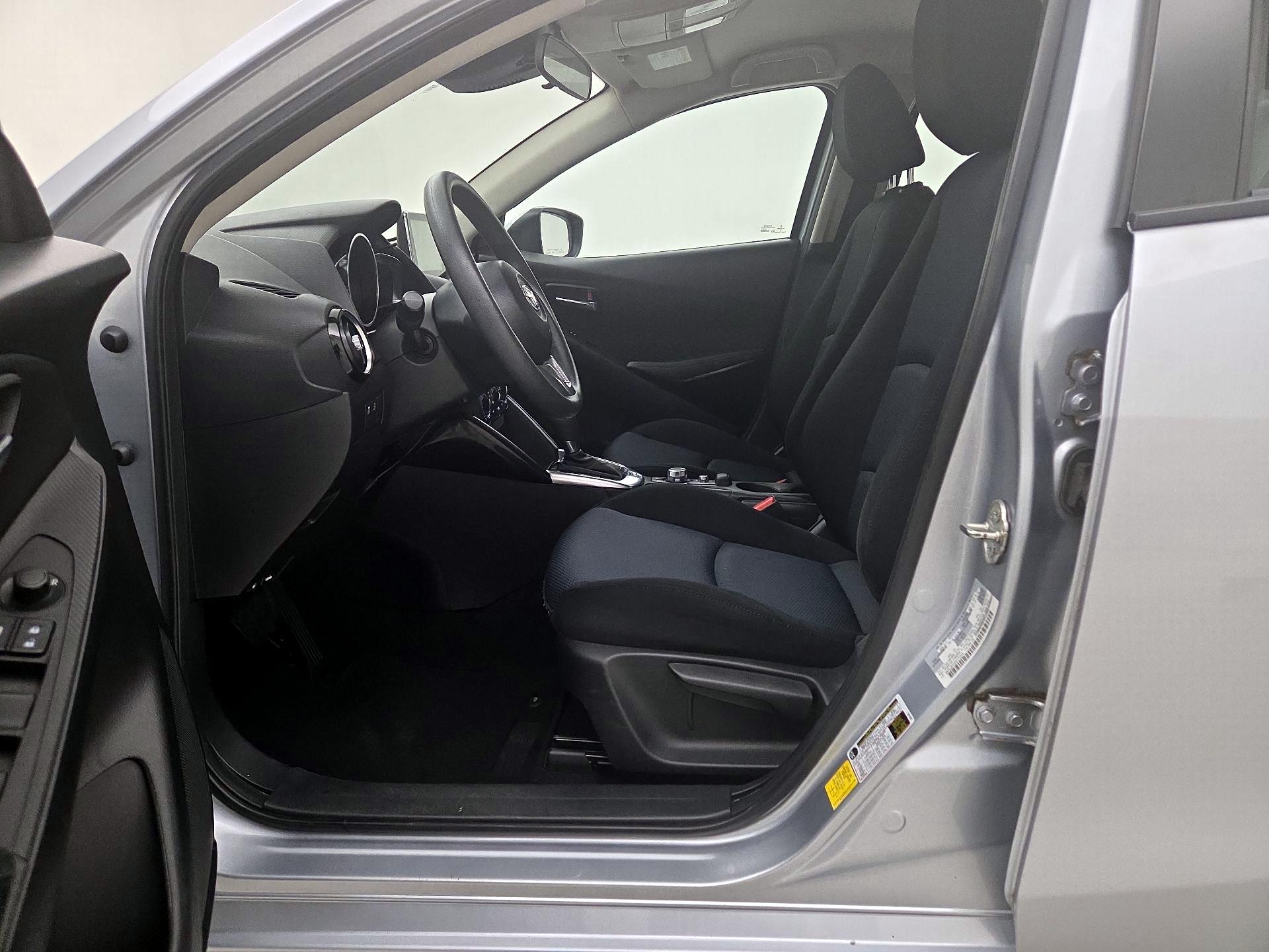 Thumbnail: 2017 Toyota Yaris iA - 11