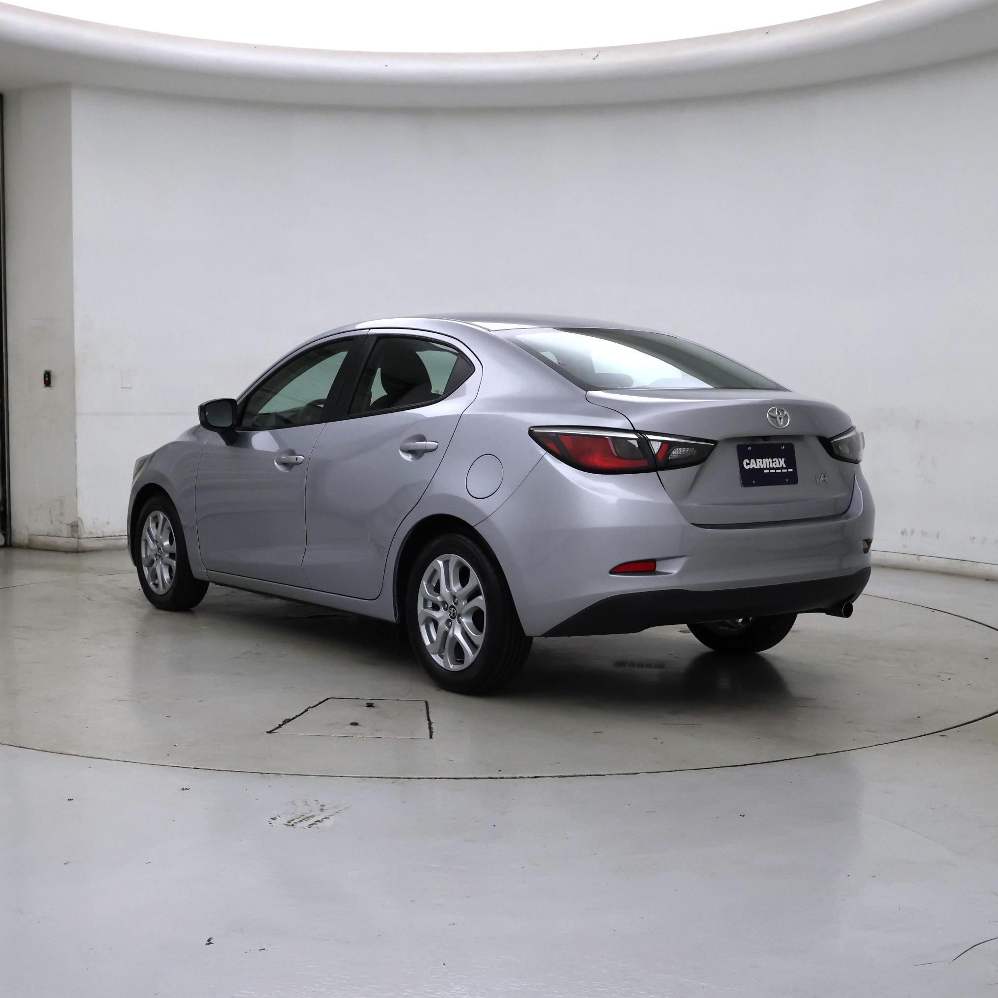 Thumbnail: 2017 Toyota Yaris iA - 2