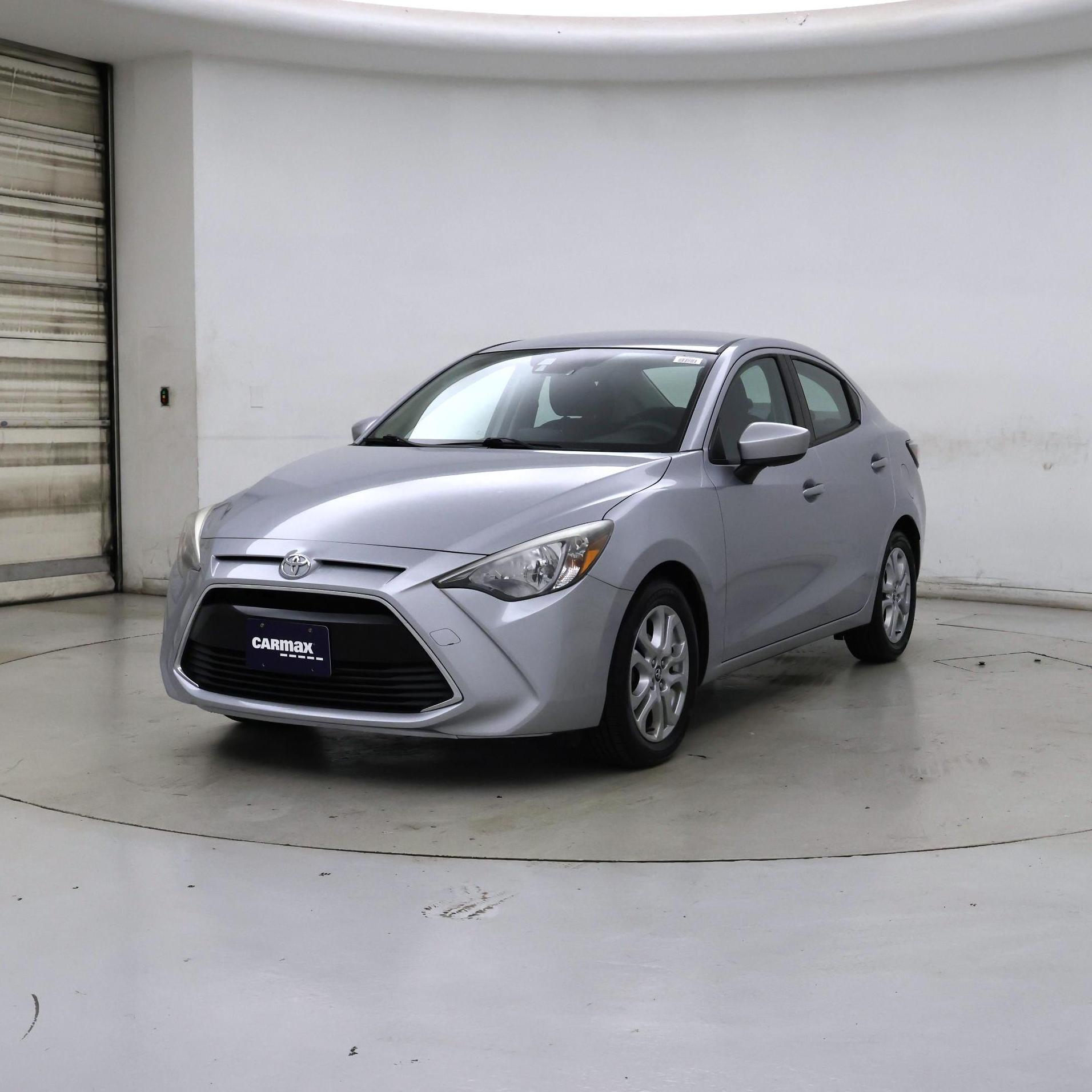 Thumbnail: 2017 Toyota Yaris iA - 4