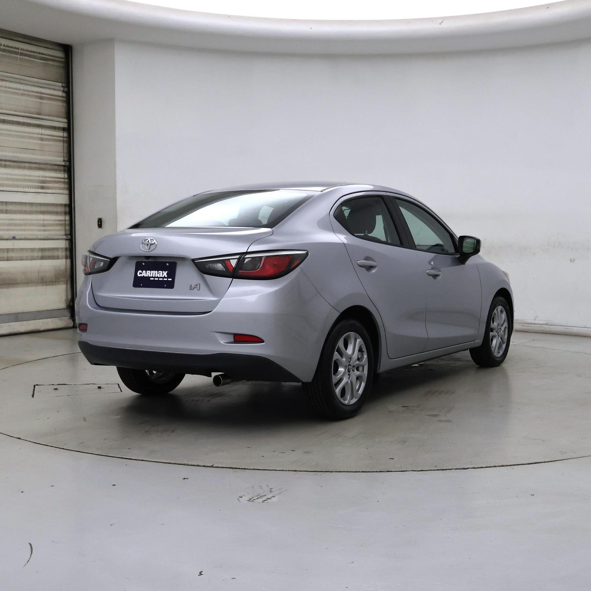 Thumbnail: 2017 Toyota Yaris iA - 8