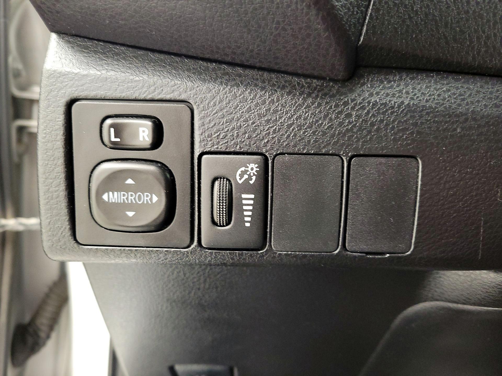 Thumbnail: 2014 Toyota Corolla - 13