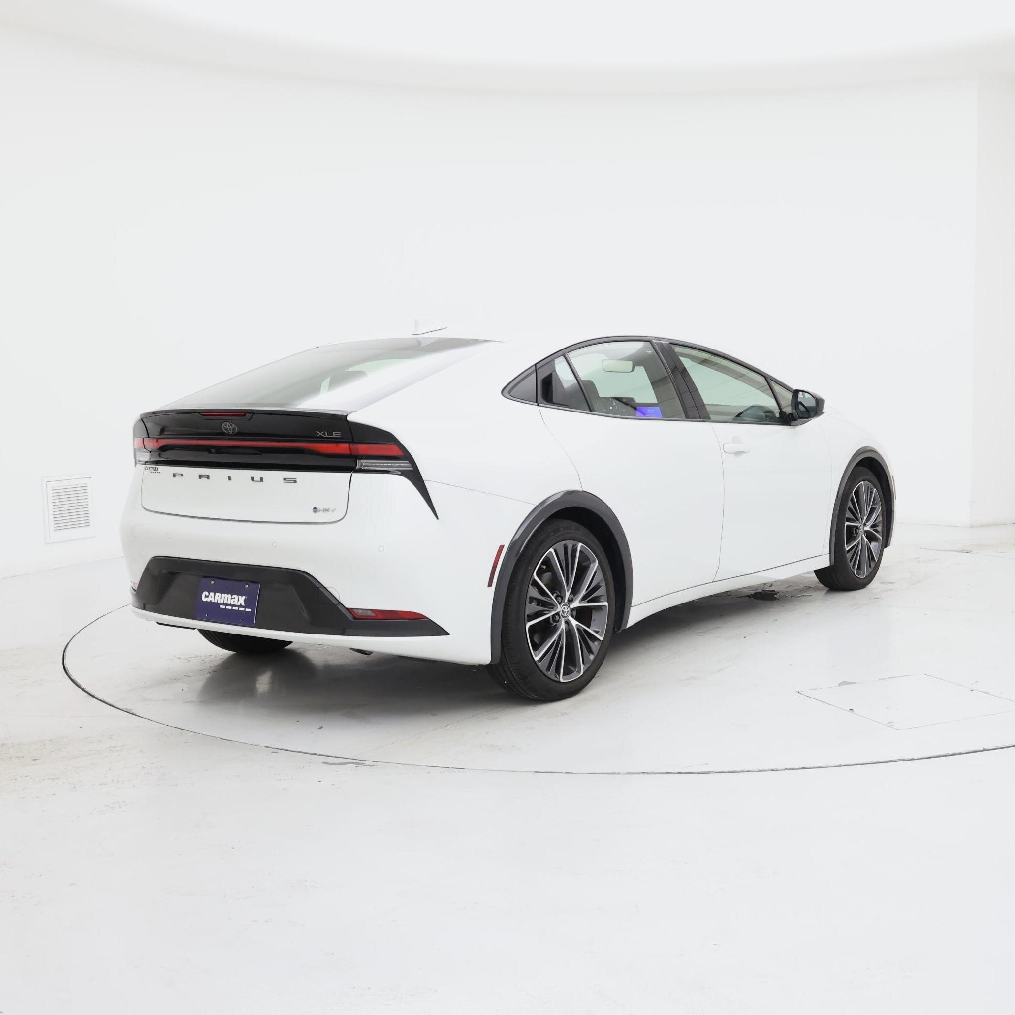 Thumbnail: 2023 Toyota Prius - 8