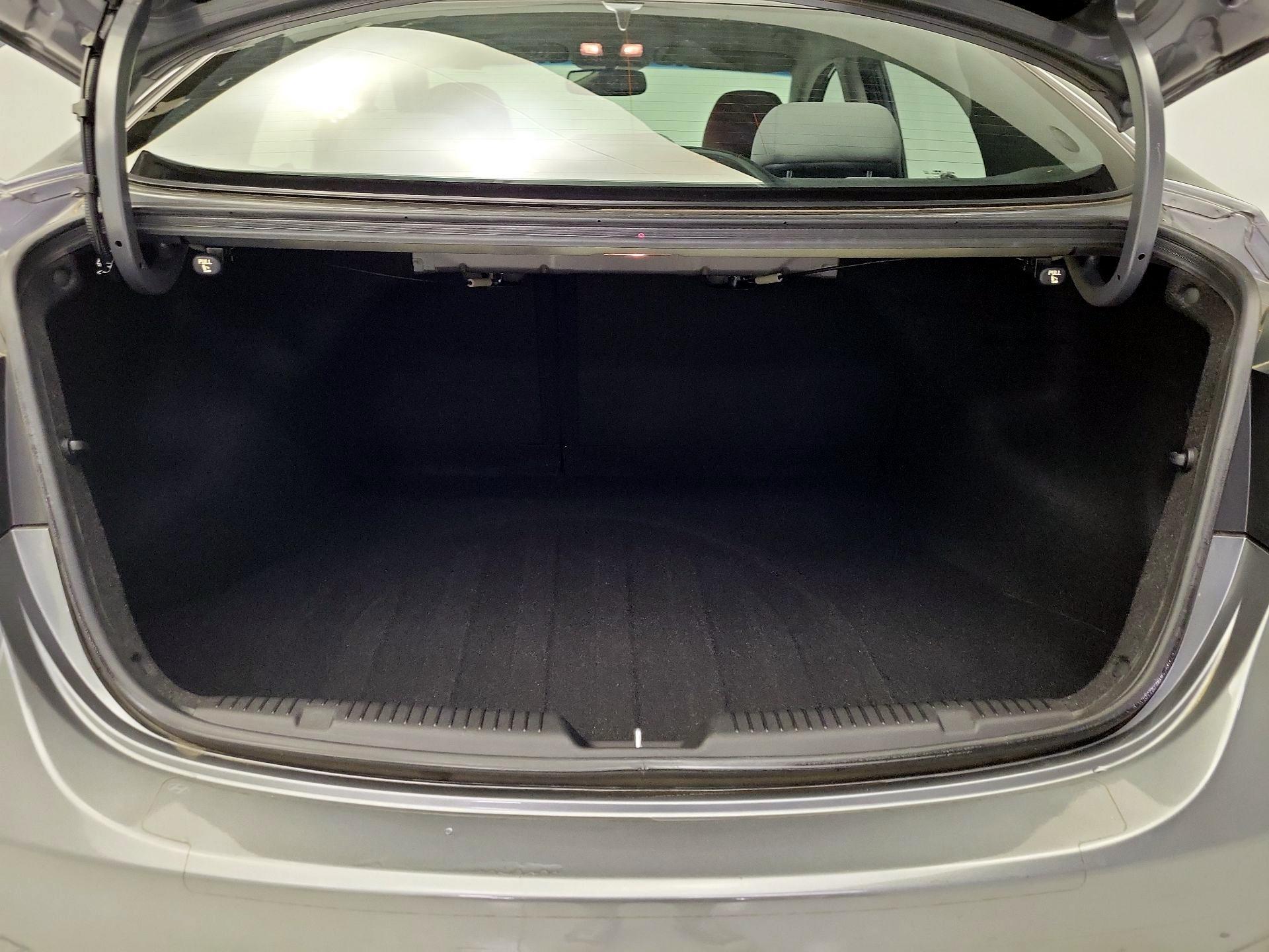 Thumbnail: 2016 Hyundai Elantra - 19
