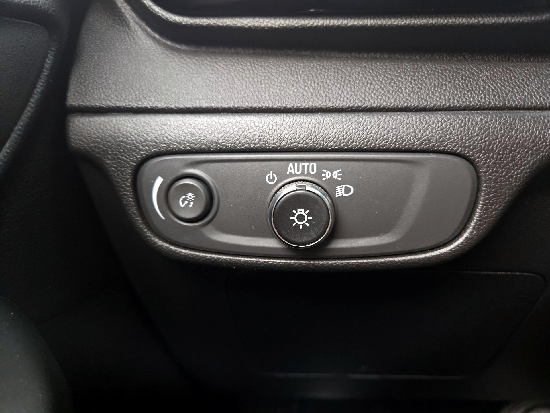 Thumbnail: 2023 Chevrolet Bolt EV - 13