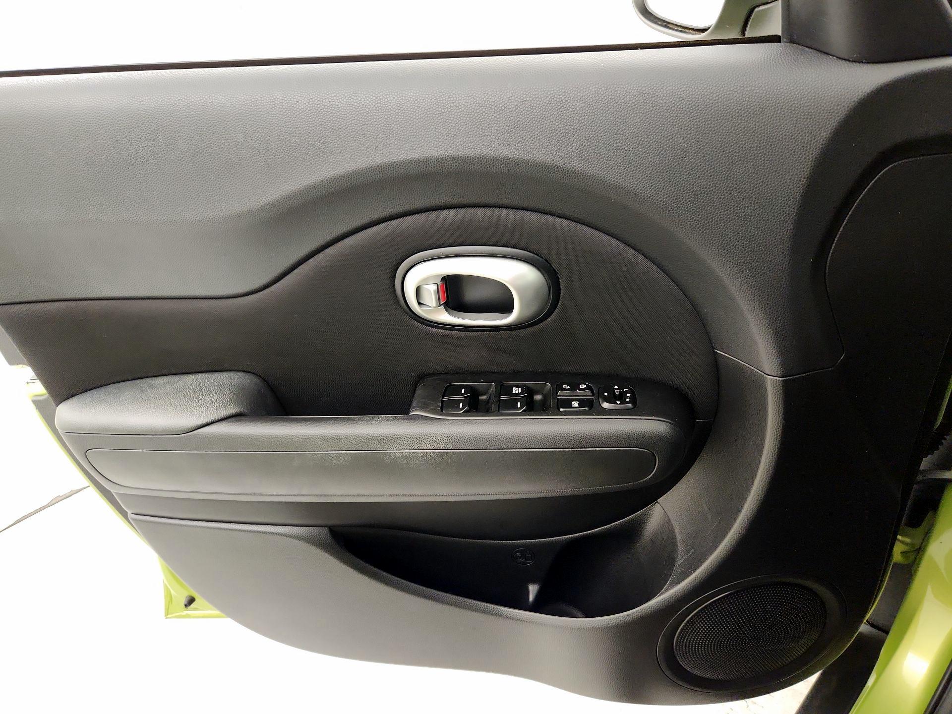 Thumbnail: 2015 Kia Soul - 12