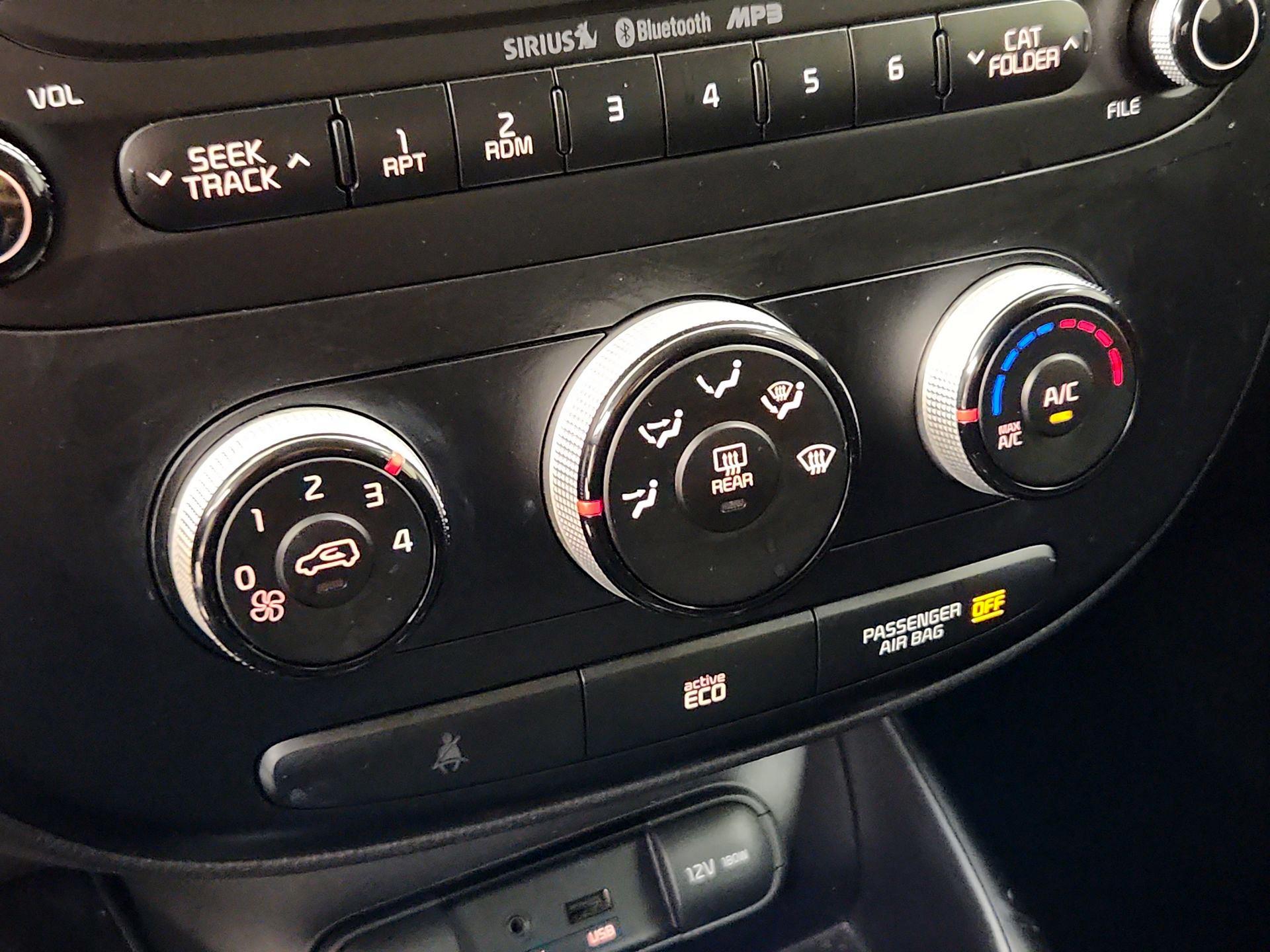 Thumbnail: 2015 Kia Soul - 15
