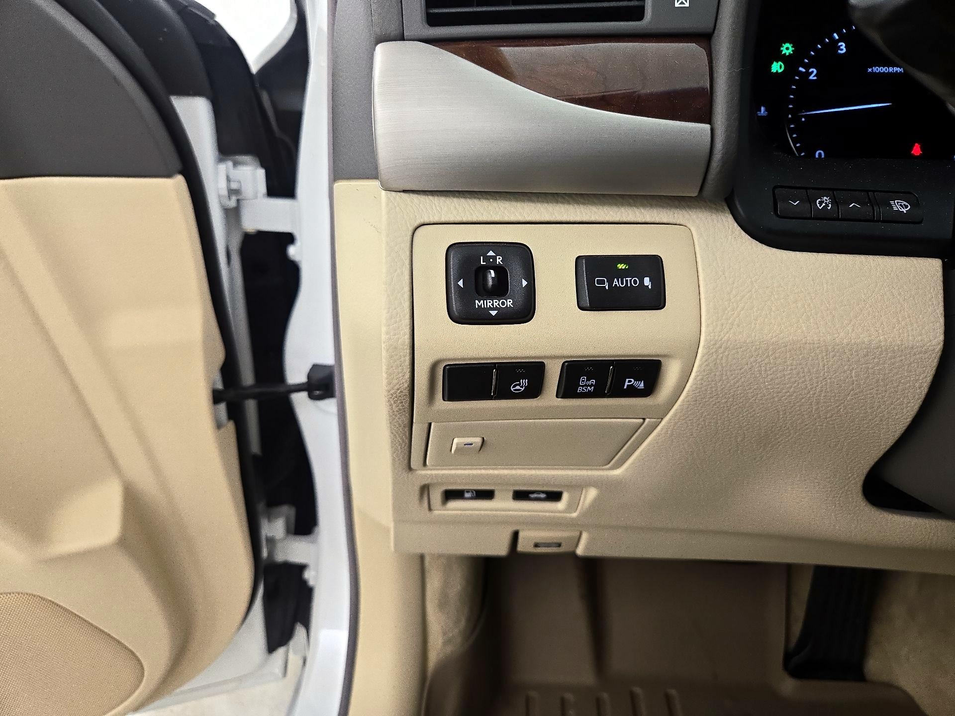 Thumbnail: 2014 Lexus LS - 13