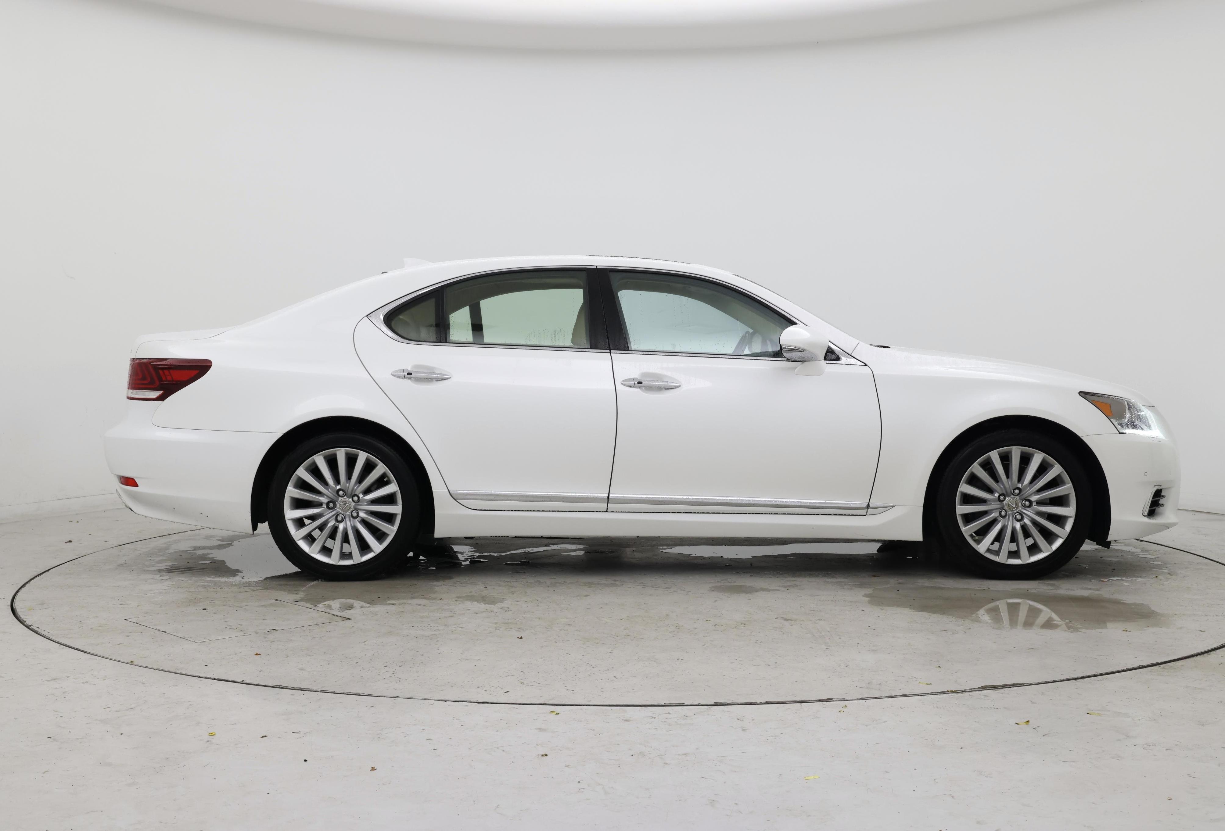 Thumbnail: 2014 Lexus LS - 7