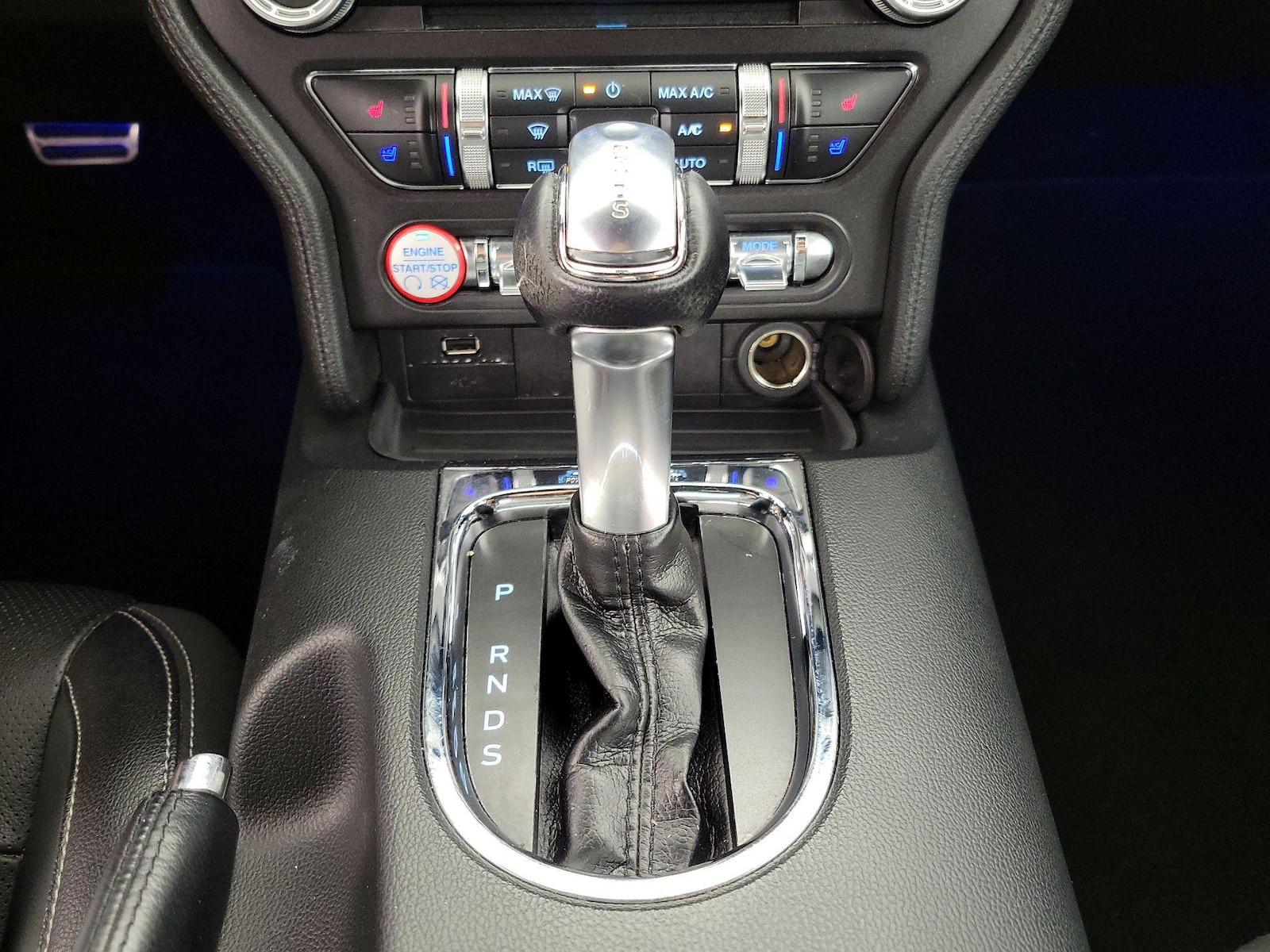 2015 Ford Mustang EcoBoost Premium - Photo 18